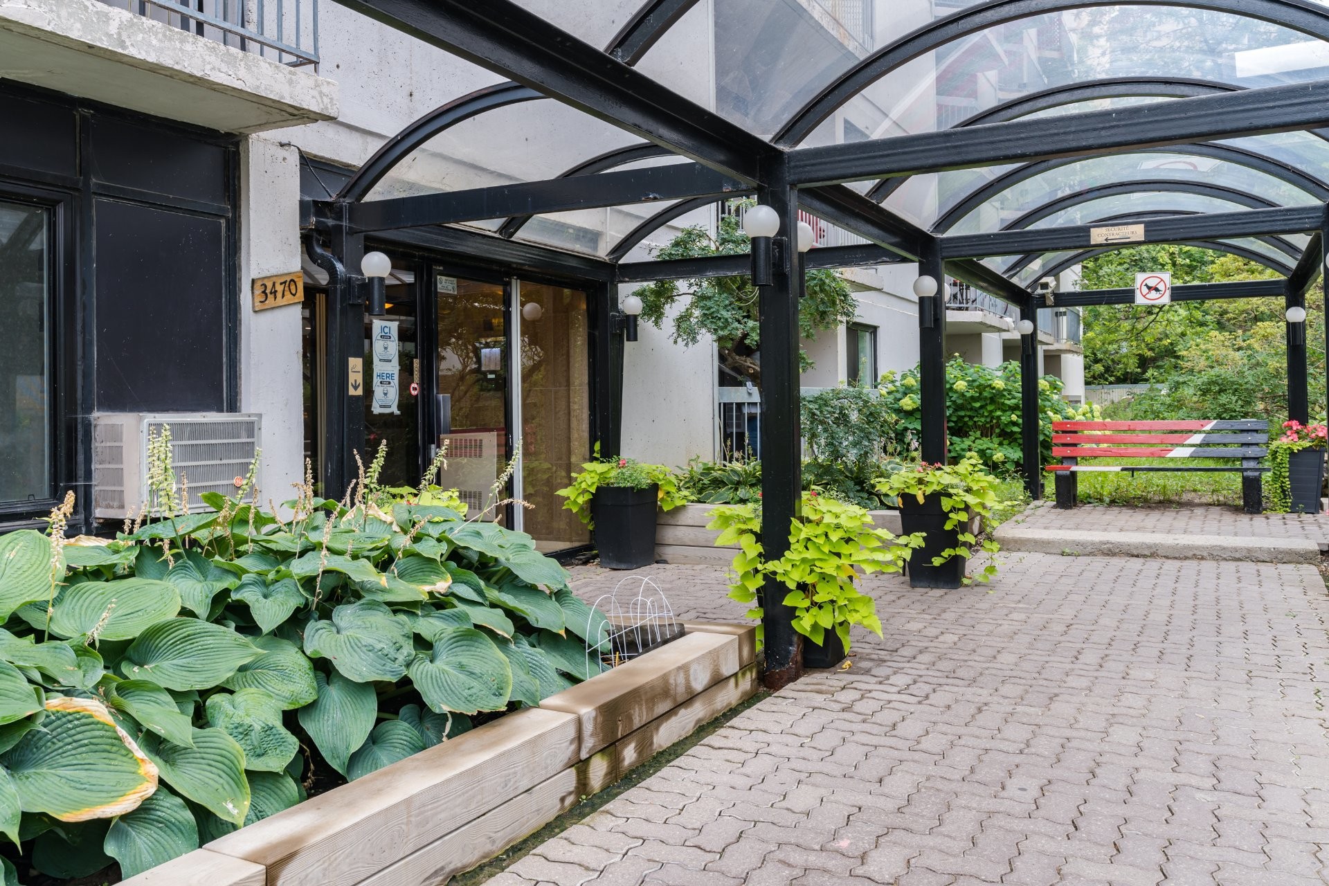 









3470


Rue Simpson

, 712,
Montréal (Ville-Marie),




QC
H3G2J5

