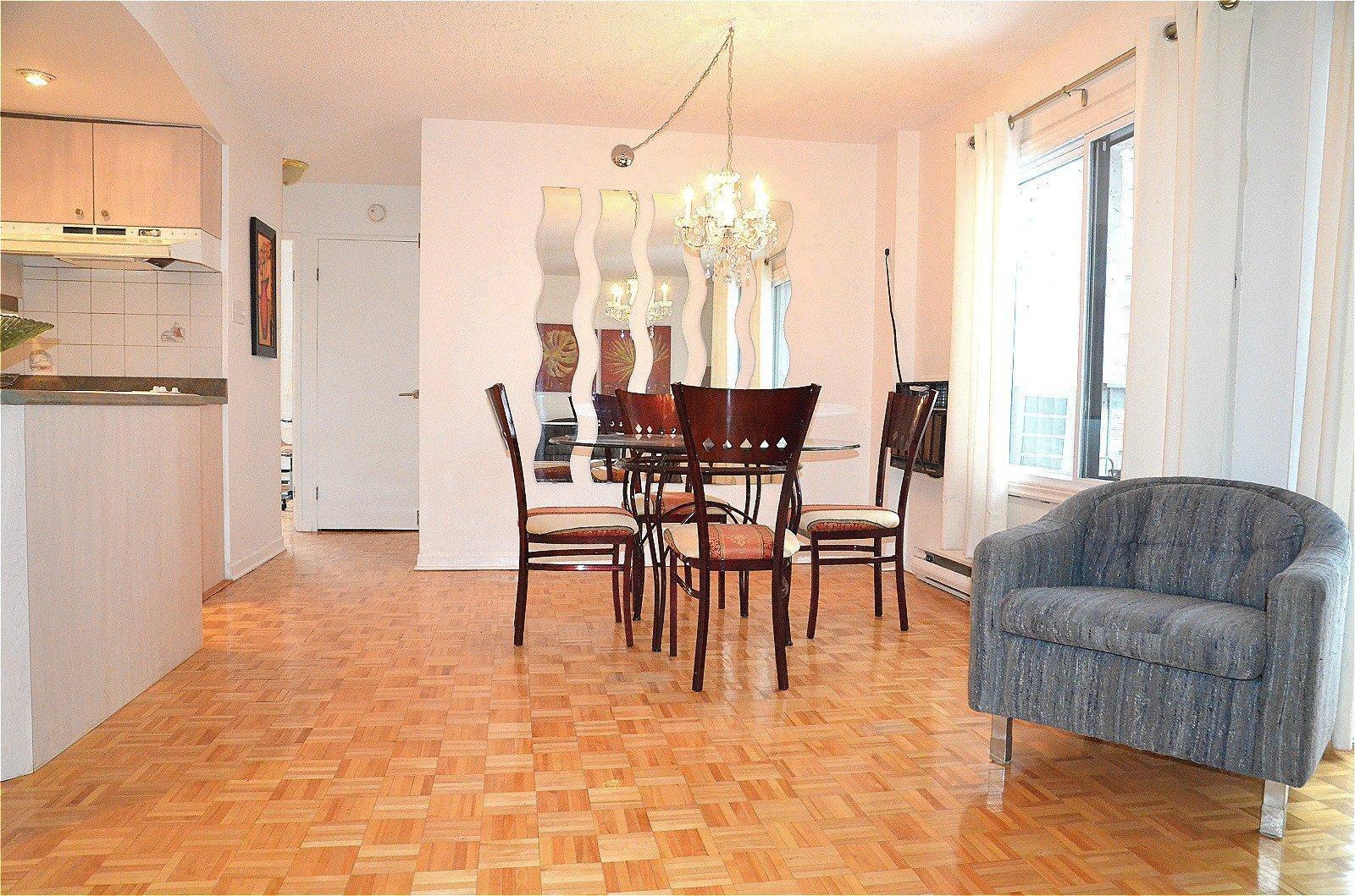 









3470


Rue Simpson

, 712,
Montréal (Ville-Marie),




QC
H3G2J5

