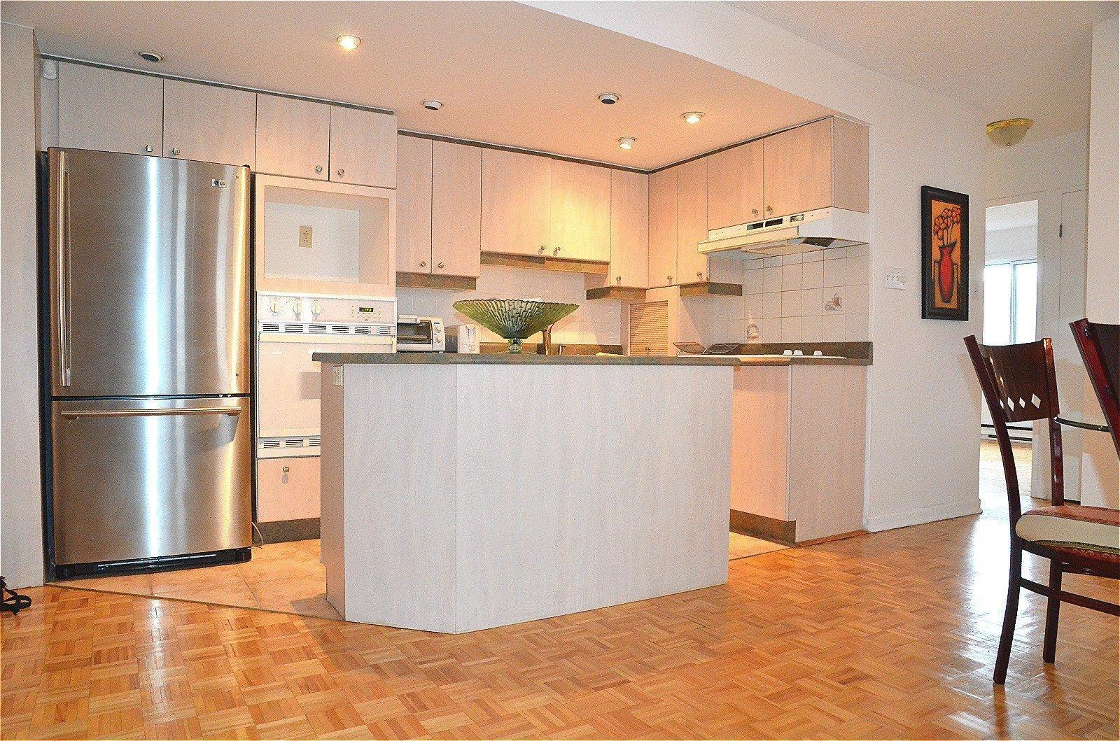 









3470


Rue Simpson

, 712,
Montréal (Ville-Marie),




QC
H3G2J5

