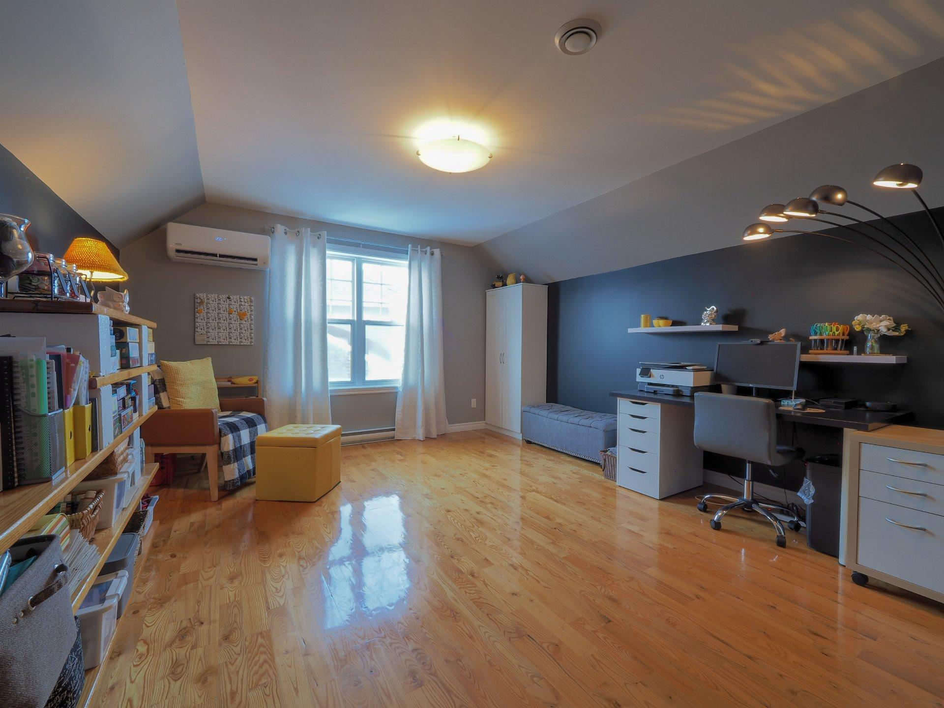 









7215


Rue P.-E.-Neveu

,
Trois-Rivières,




QC
G8Y4W9

