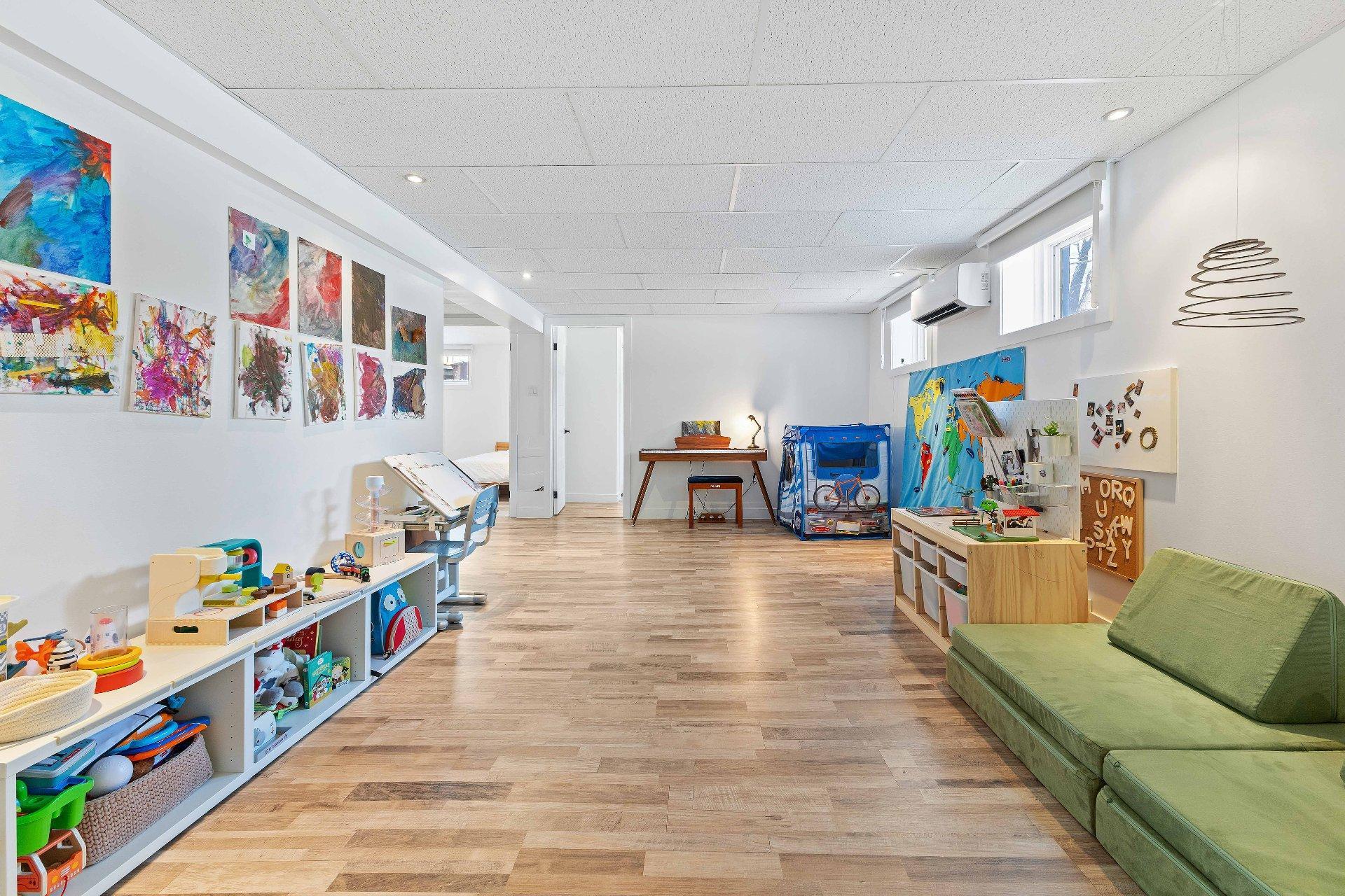 









90


Rue d'Oxford

,
Châteauguay,




QC
J6K1S6

