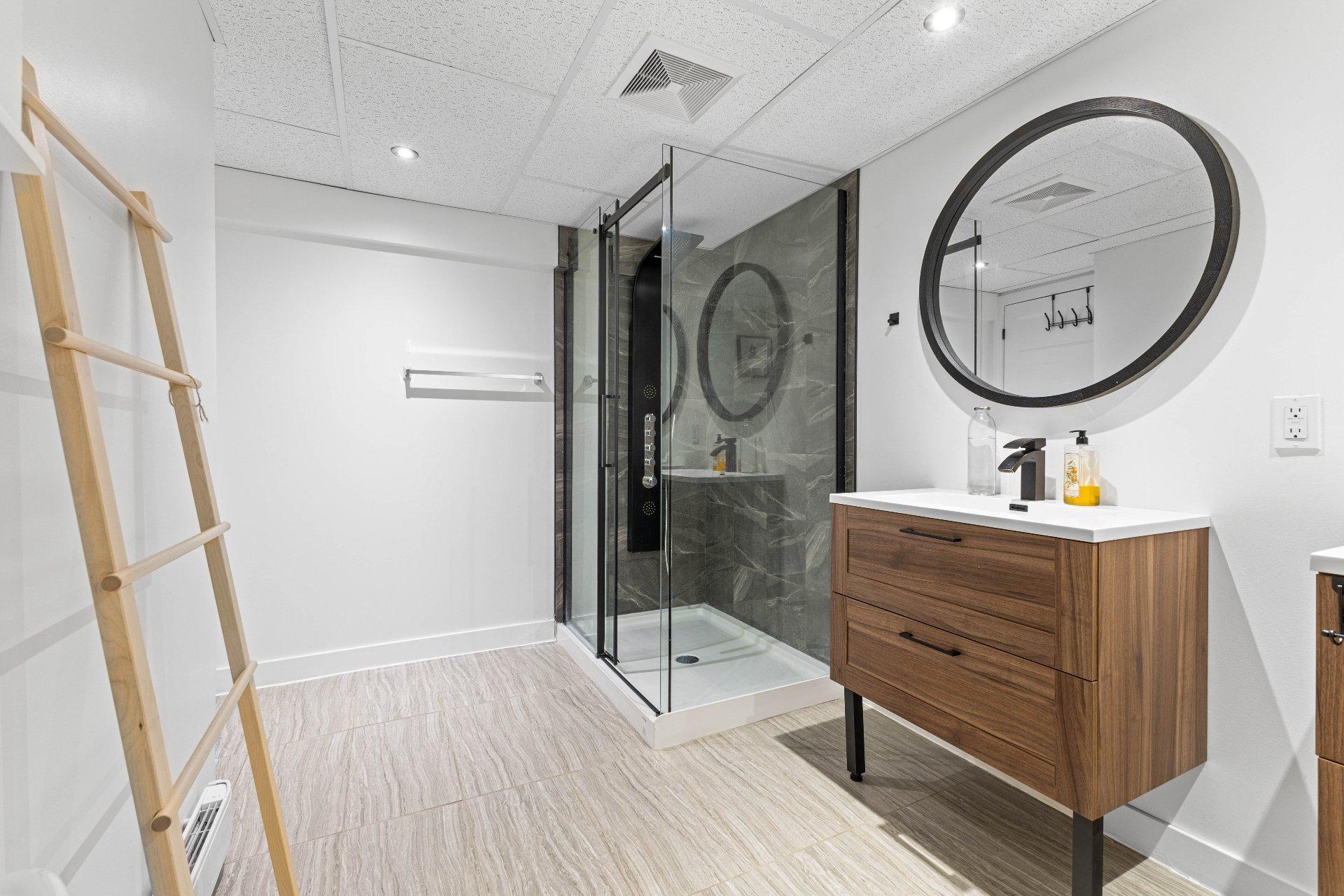 









90


Rue d'Oxford

,
Châteauguay,




QC
J6K1S6

