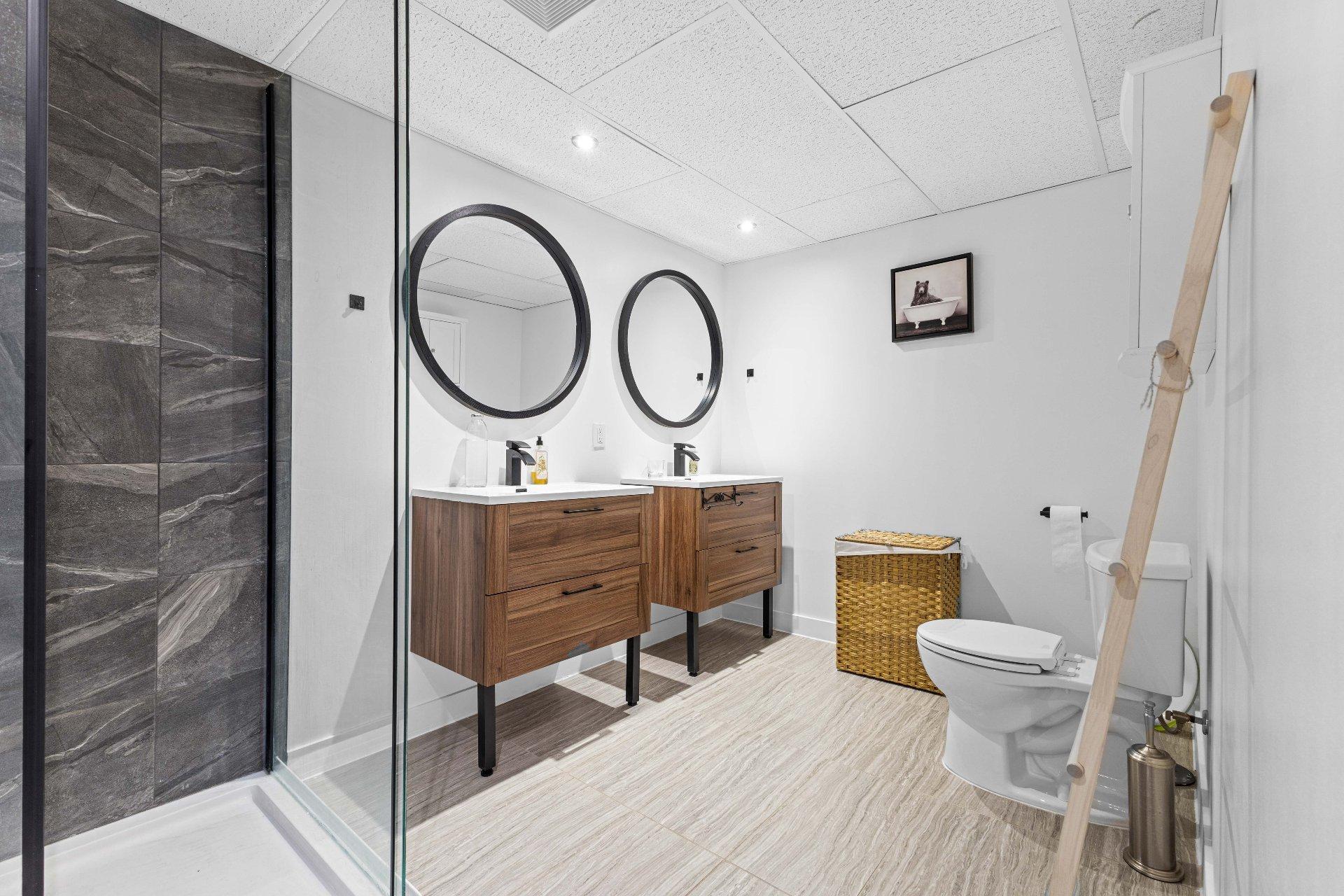 









90


Rue d'Oxford

,
Châteauguay,




QC
J6K1S6

