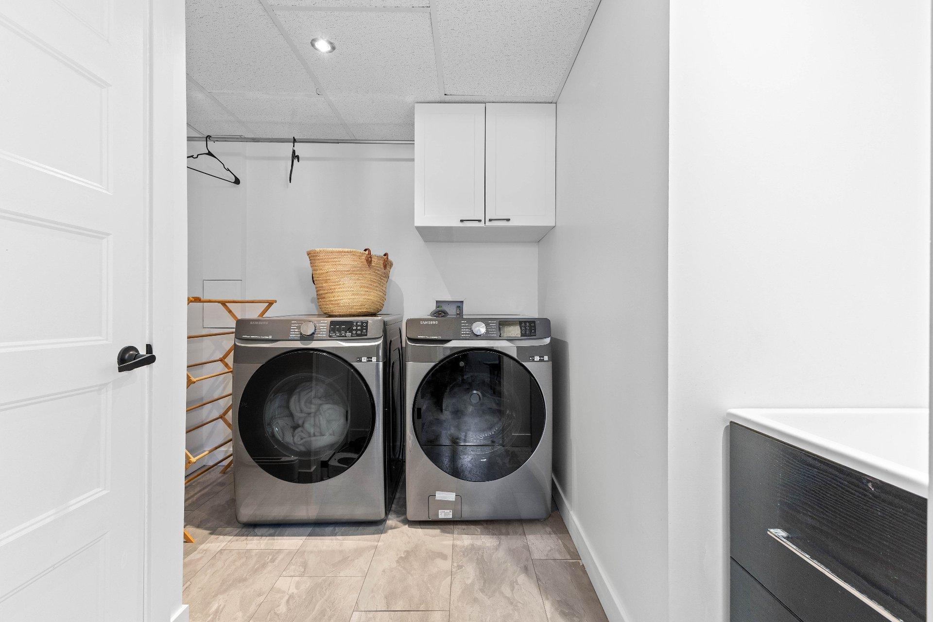 









90


Rue d'Oxford

,
Châteauguay,




QC
J6K1S6

