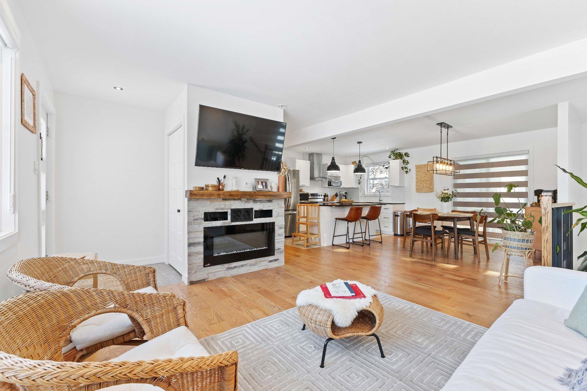 









90


Rue d'Oxford

,
Châteauguay,




QC
J6K1S6

