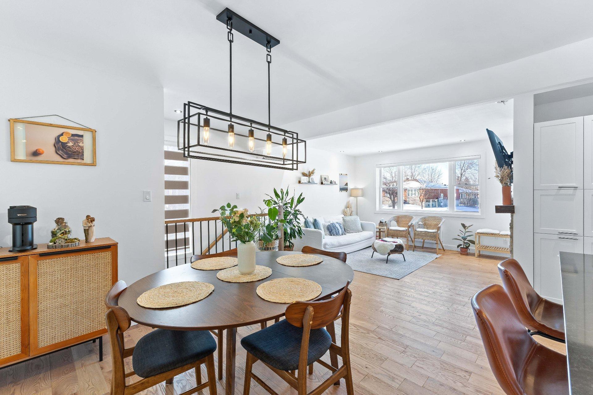 









90


Rue d'Oxford

,
Châteauguay,




QC
J6K1S6

