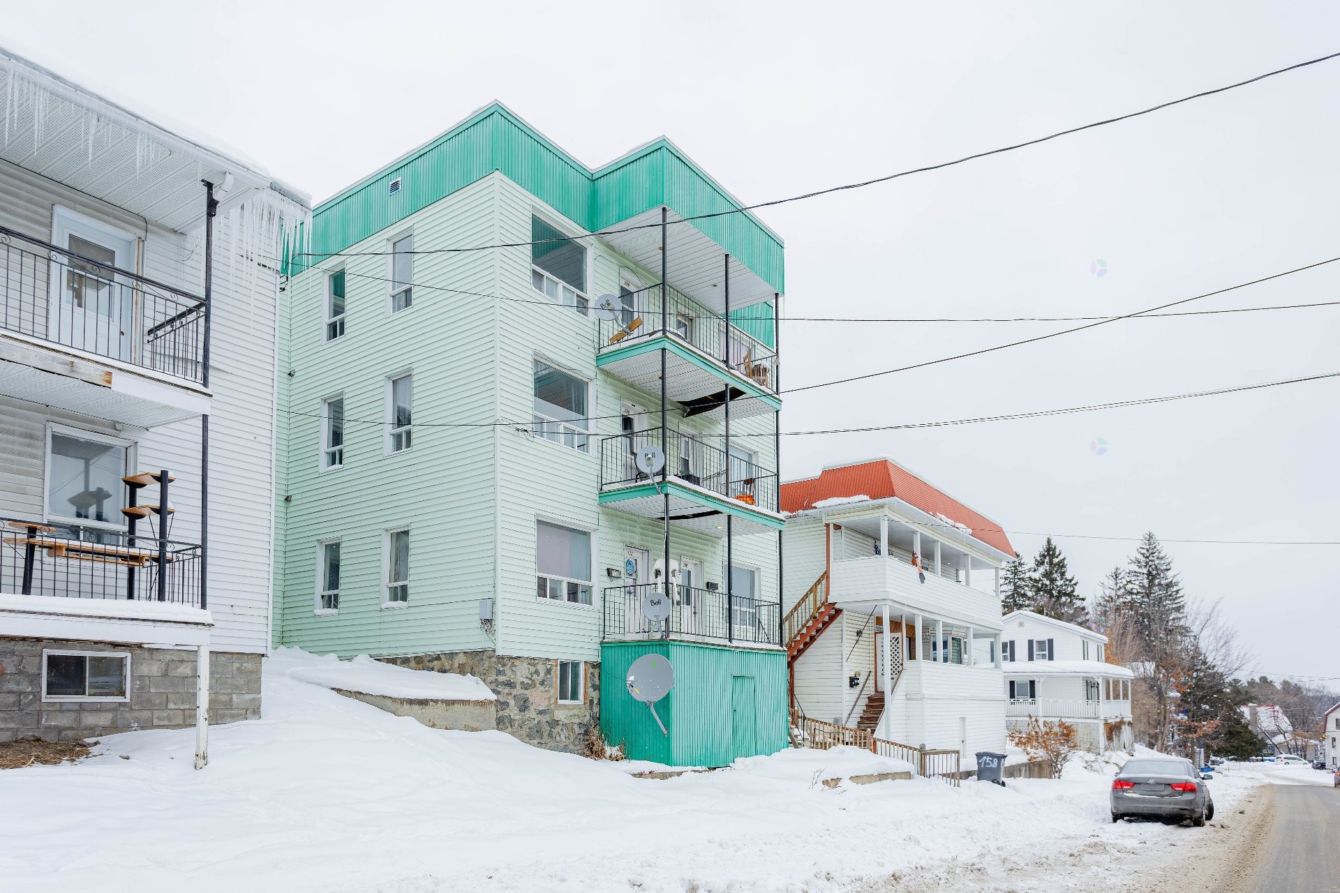 









168

 - 178


5e Avenue

,
Shawinigan,




QC
G9T2L7

