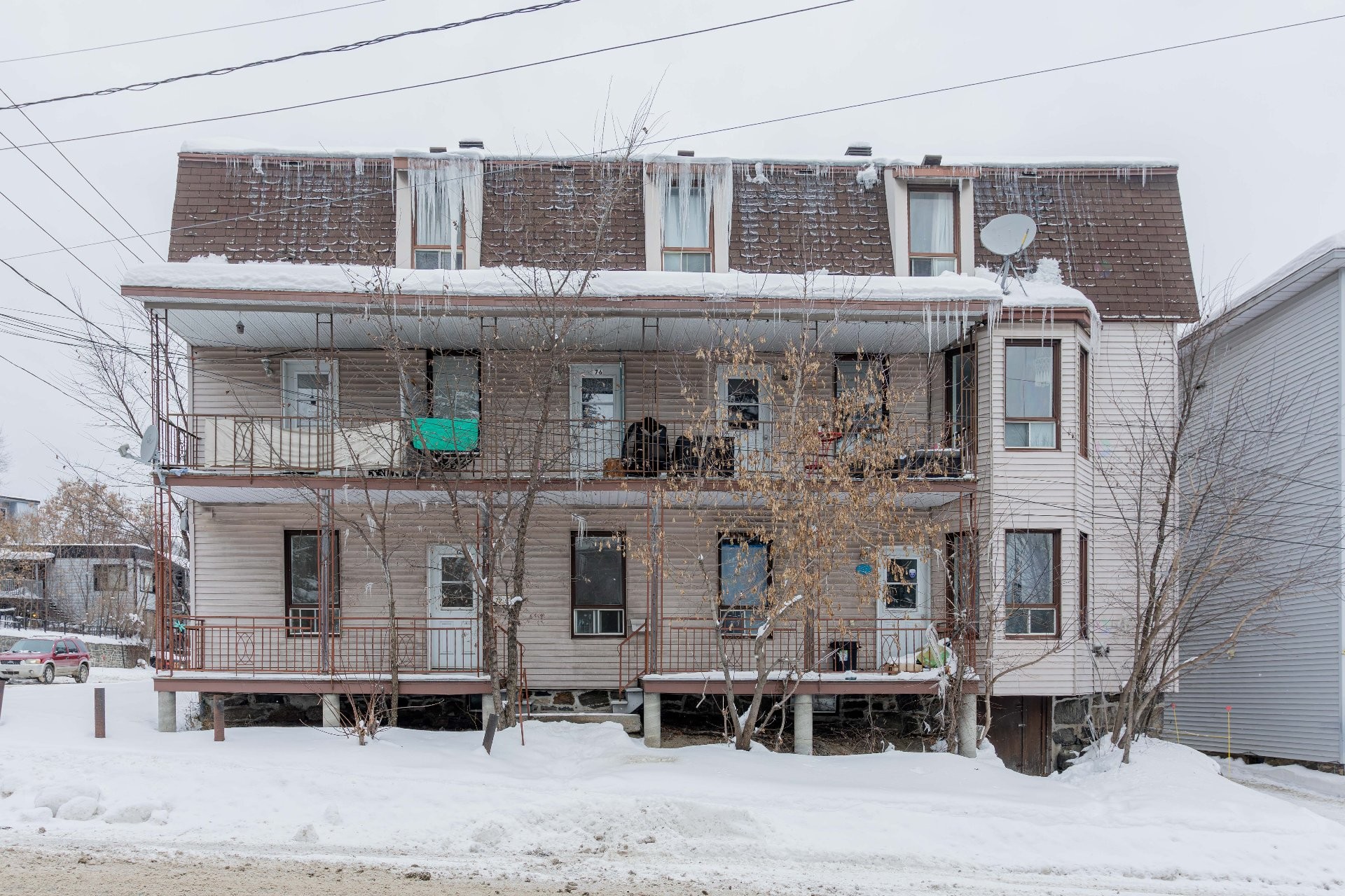 









70

 - 78


5e Avenue

,
Shawinigan,




QC
G9T4Z2

