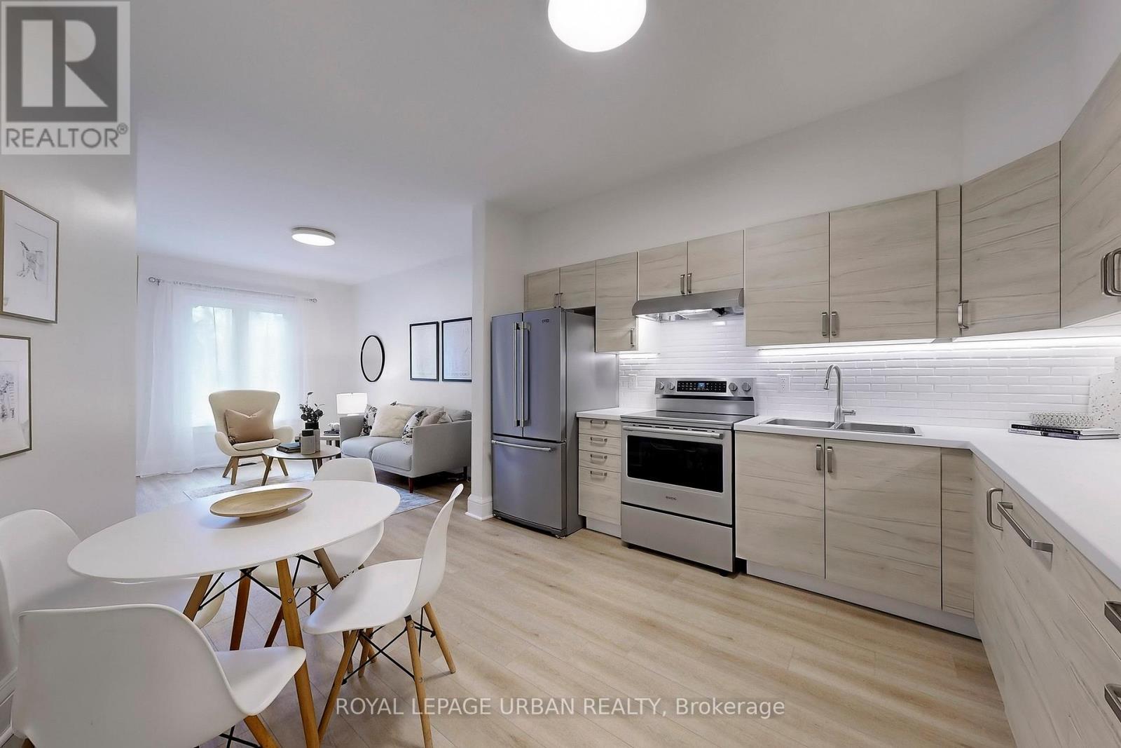 












772 RICHMOND STREET W

,
Toronto,




Ontario
M6J1C5

