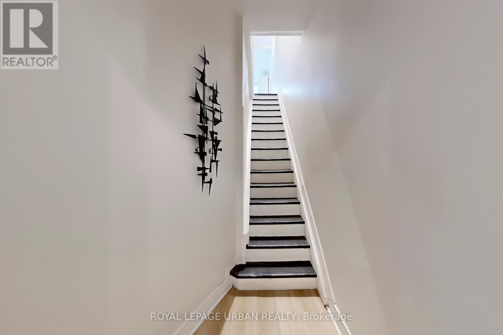 












772 RICHMOND STREET W

,
Toronto,




Ontario
M6J1C5

