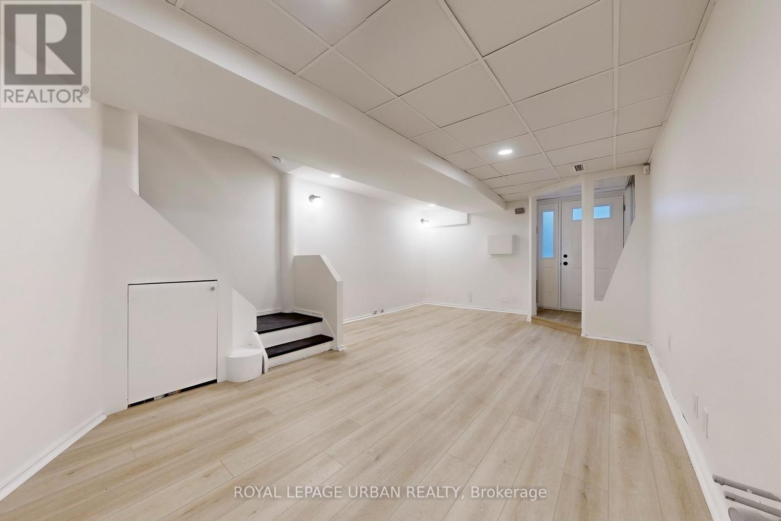 












772 RICHMOND STREET W

,
Toronto,




Ontario
M6J1C5

