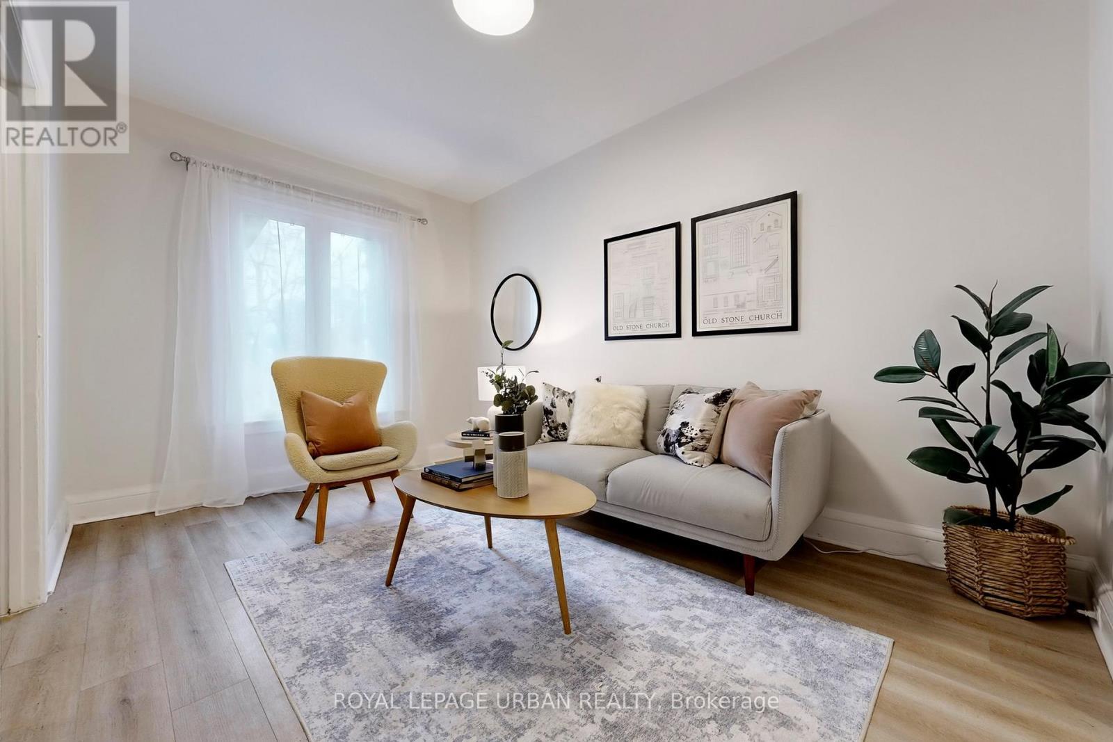 












772 RICHMOND STREET W

,
Toronto,




Ontario
M6J1C5

