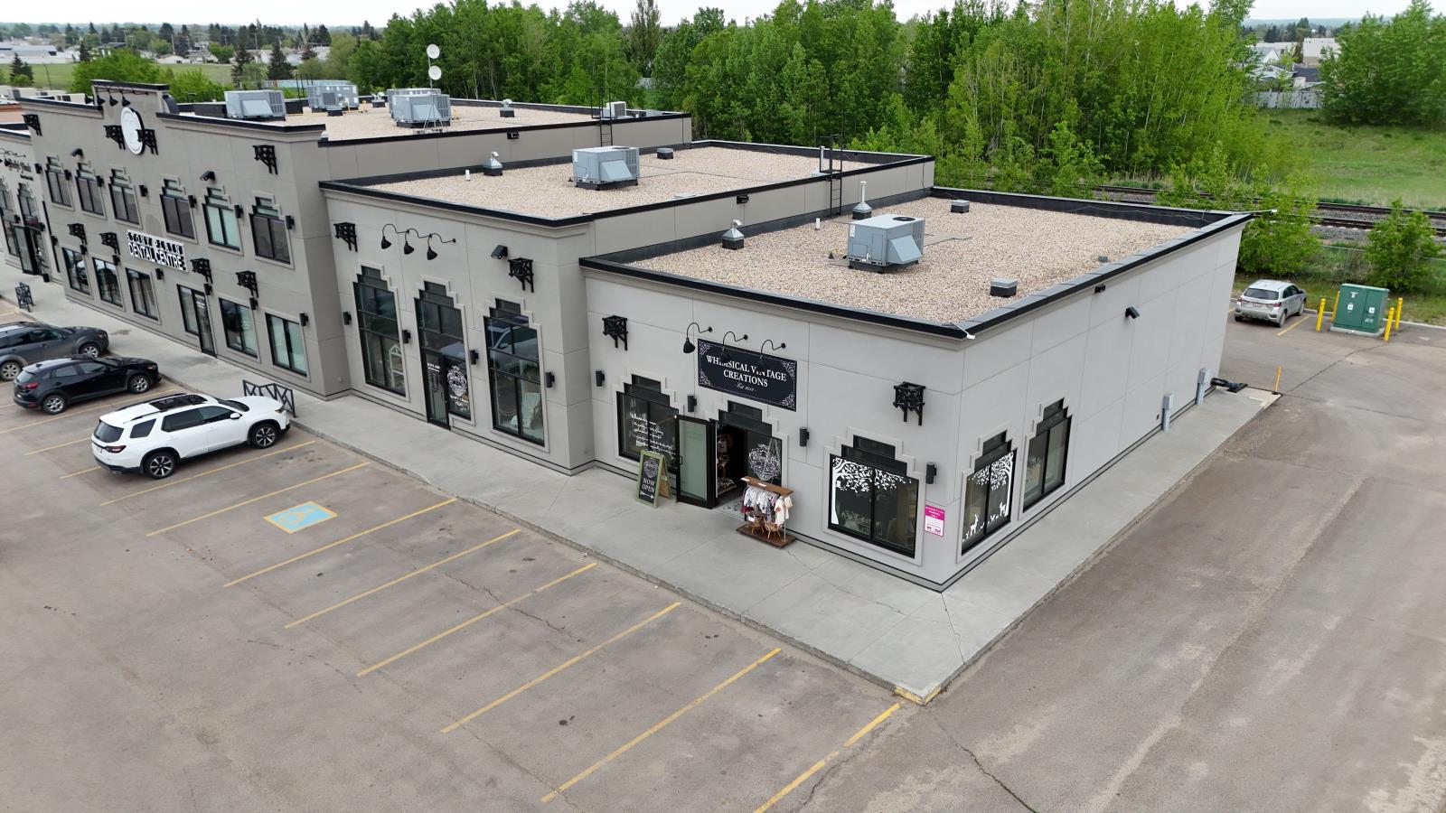 












101 & 105 3919  49 Avenue

,
Stony Plain,




Alberta
T7Z2J7

