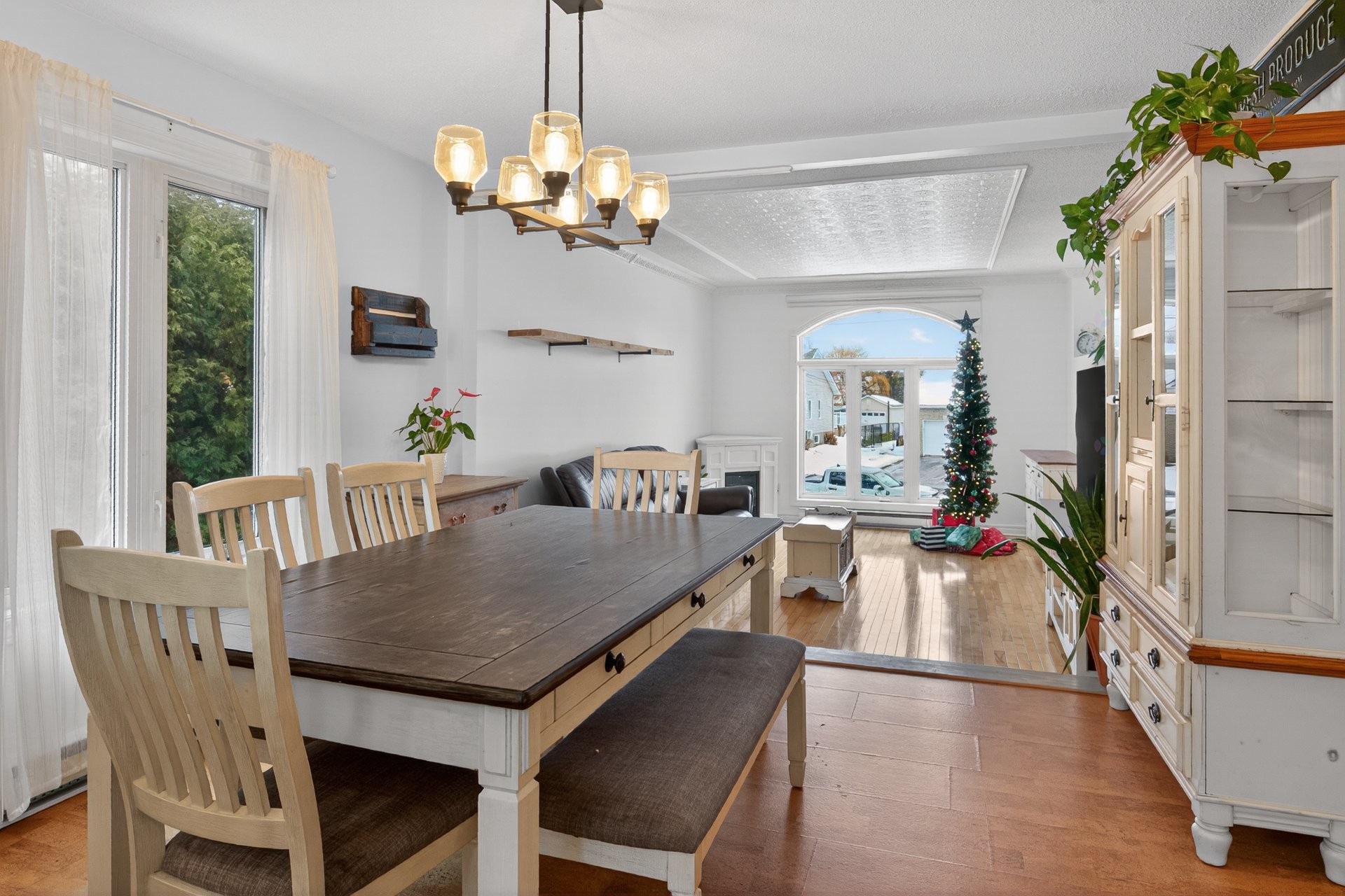 









25


Rue des Hêtres

,
Gatineau (Gatineau),




QC
J8R2Y8

