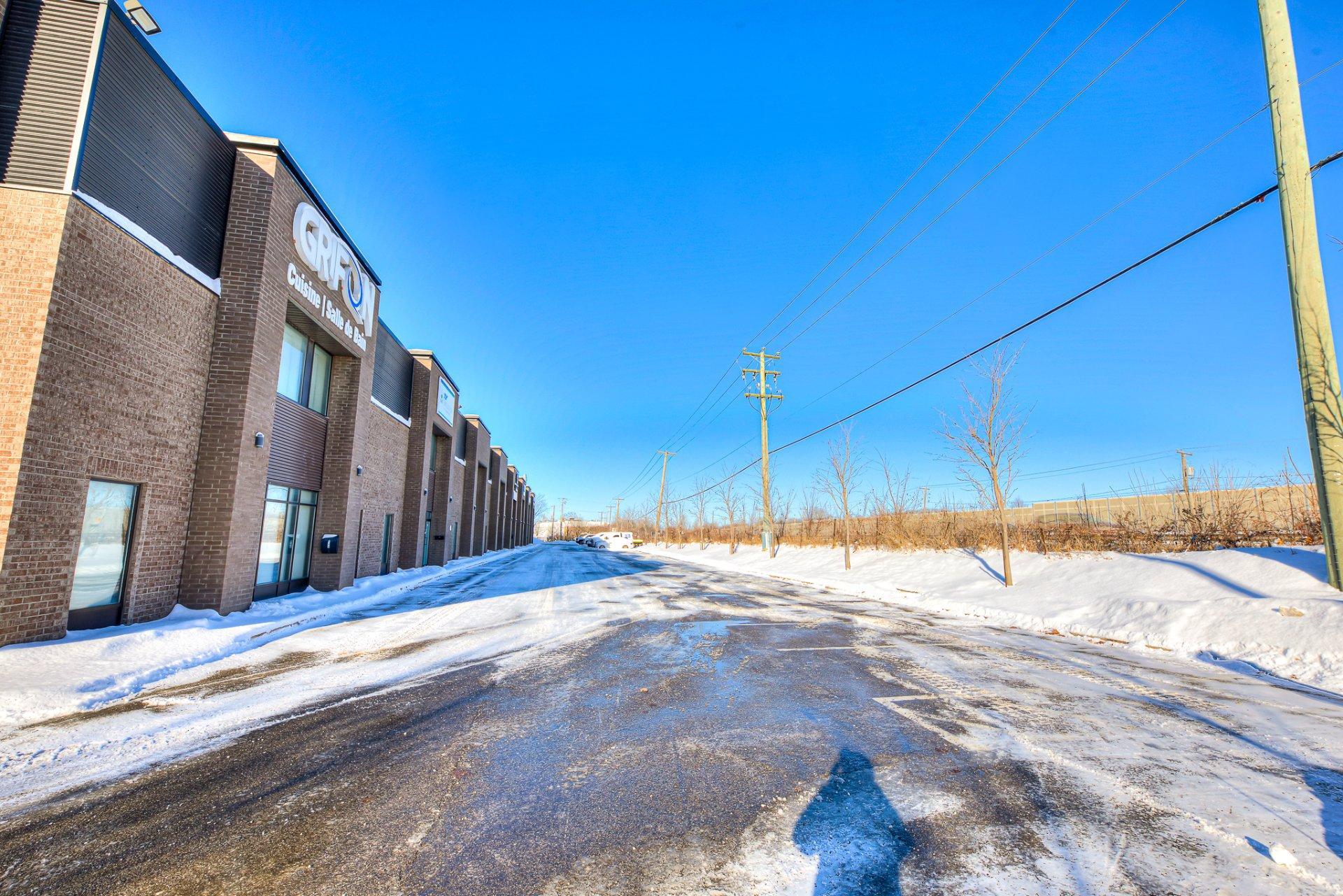 









624


Boul. Industriel

,
Saint-Eustache,




QC
J7R5V3

