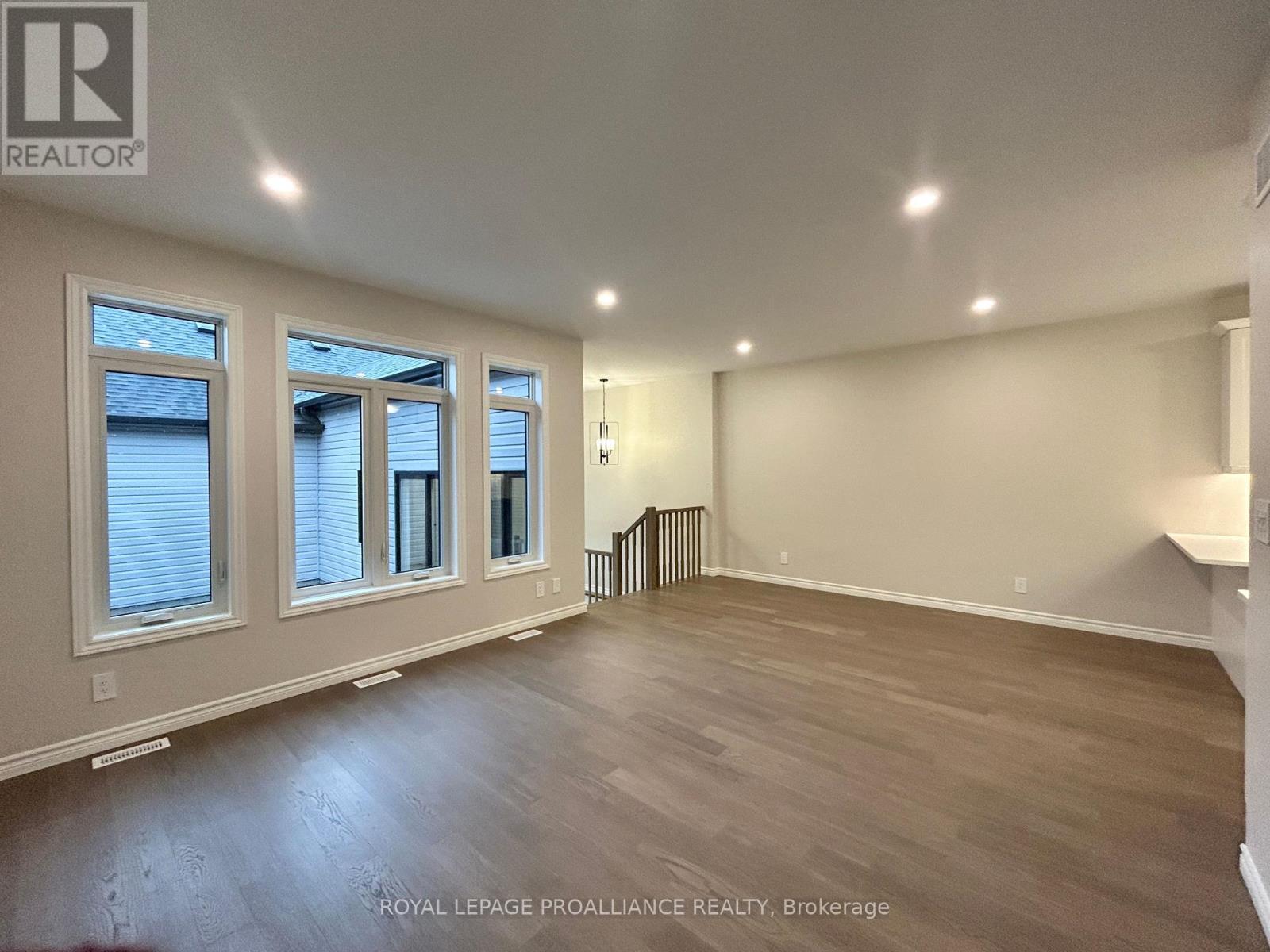 












83 ATHABASKA DRIVE

,
Belleville (Thurlow Ward),




Ontario
K8N0T1

