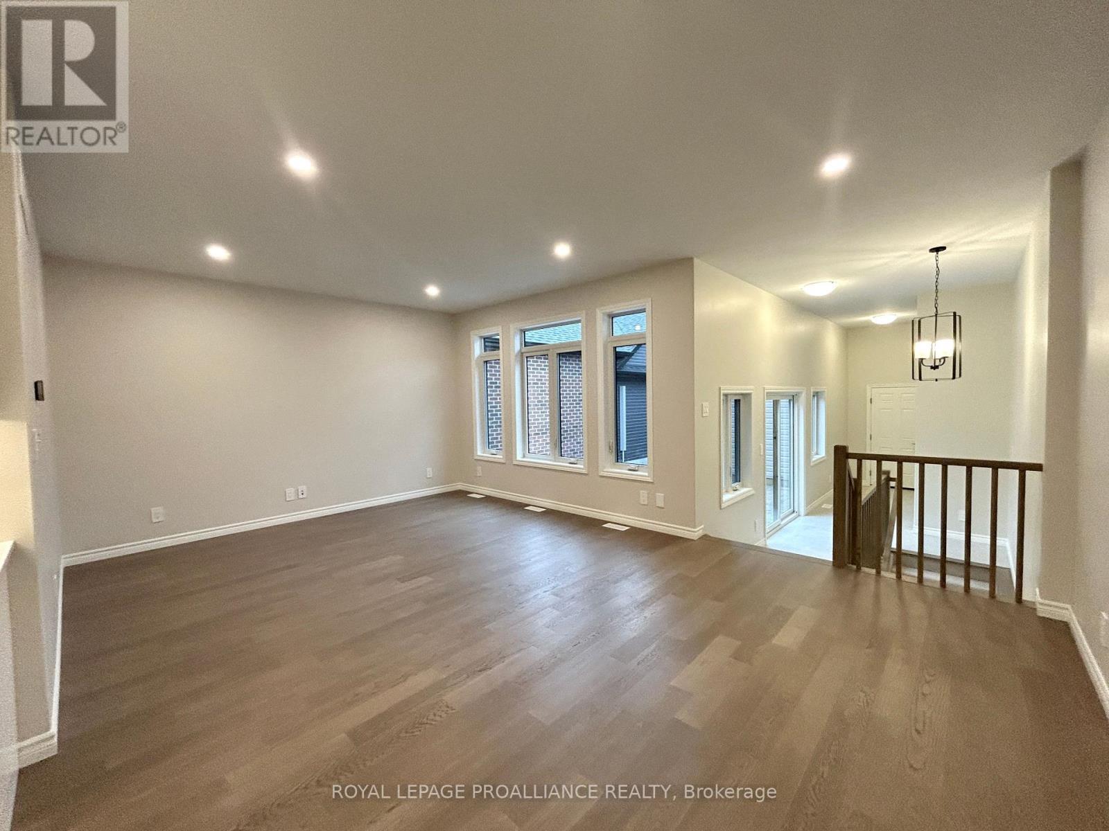 












83 ATHABASKA DRIVE

,
Belleville (Thurlow Ward),




Ontario
K8N0T1

