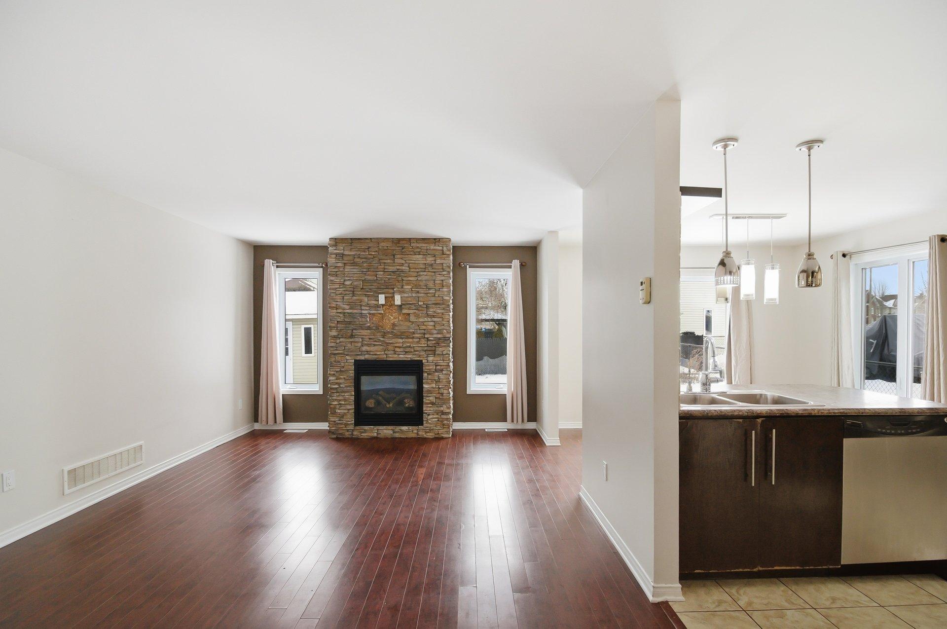 









399


Rue Jeannine-Grégoire-Ross

,
Gatineau (Gatineau),




QC
J8P1J3

