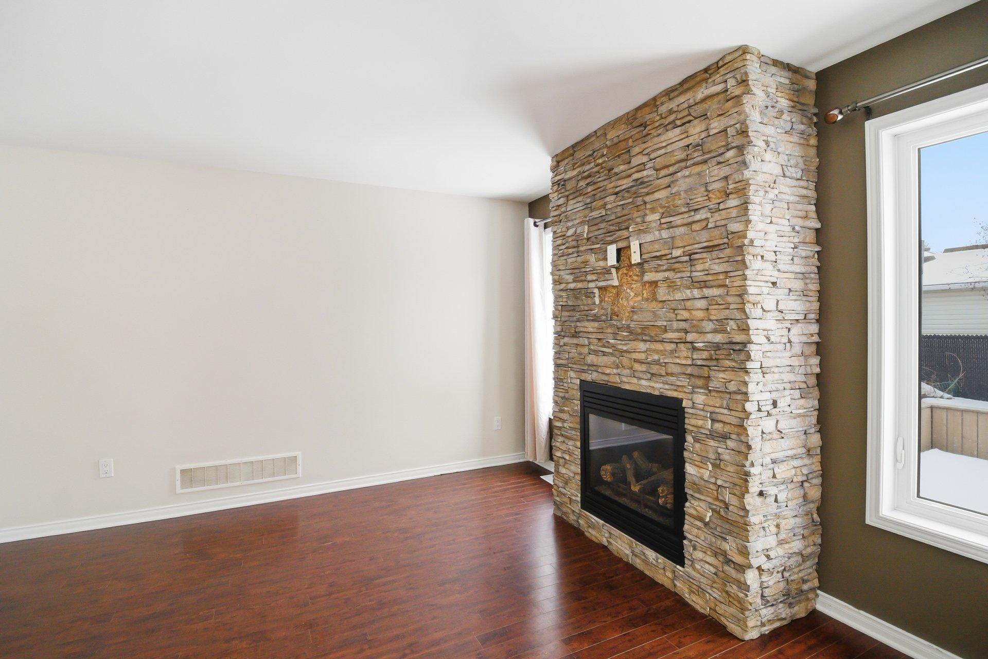 









399


Rue Jeannine-Grégoire-Ross

,
Gatineau (Gatineau),




QC
J8P1J3

