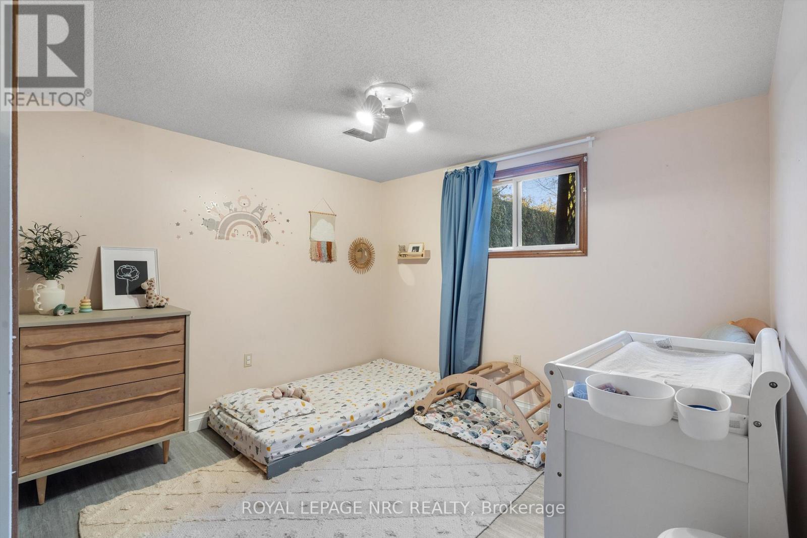 












163 PINE STREET S

,
Thorold (Thorold Downtown),




Ontario
L2V3M5

