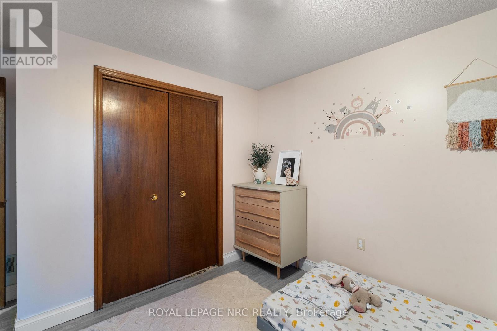 












163 PINE STREET S

,
Thorold (Thorold Downtown),




Ontario
L2V3M5

