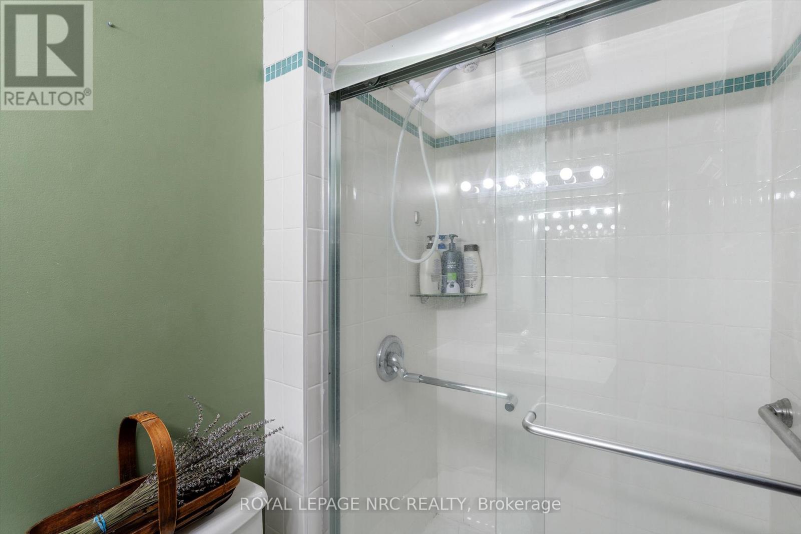 












163 PINE STREET S

,
Thorold (Thorold Downtown),




Ontario
L2V3M5

