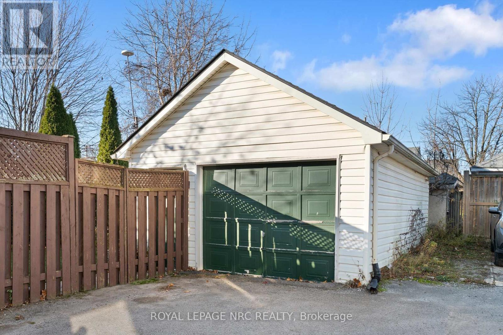 












163 PINE STREET S

,
Thorold (Thorold Downtown),




Ontario
L2V3M5

