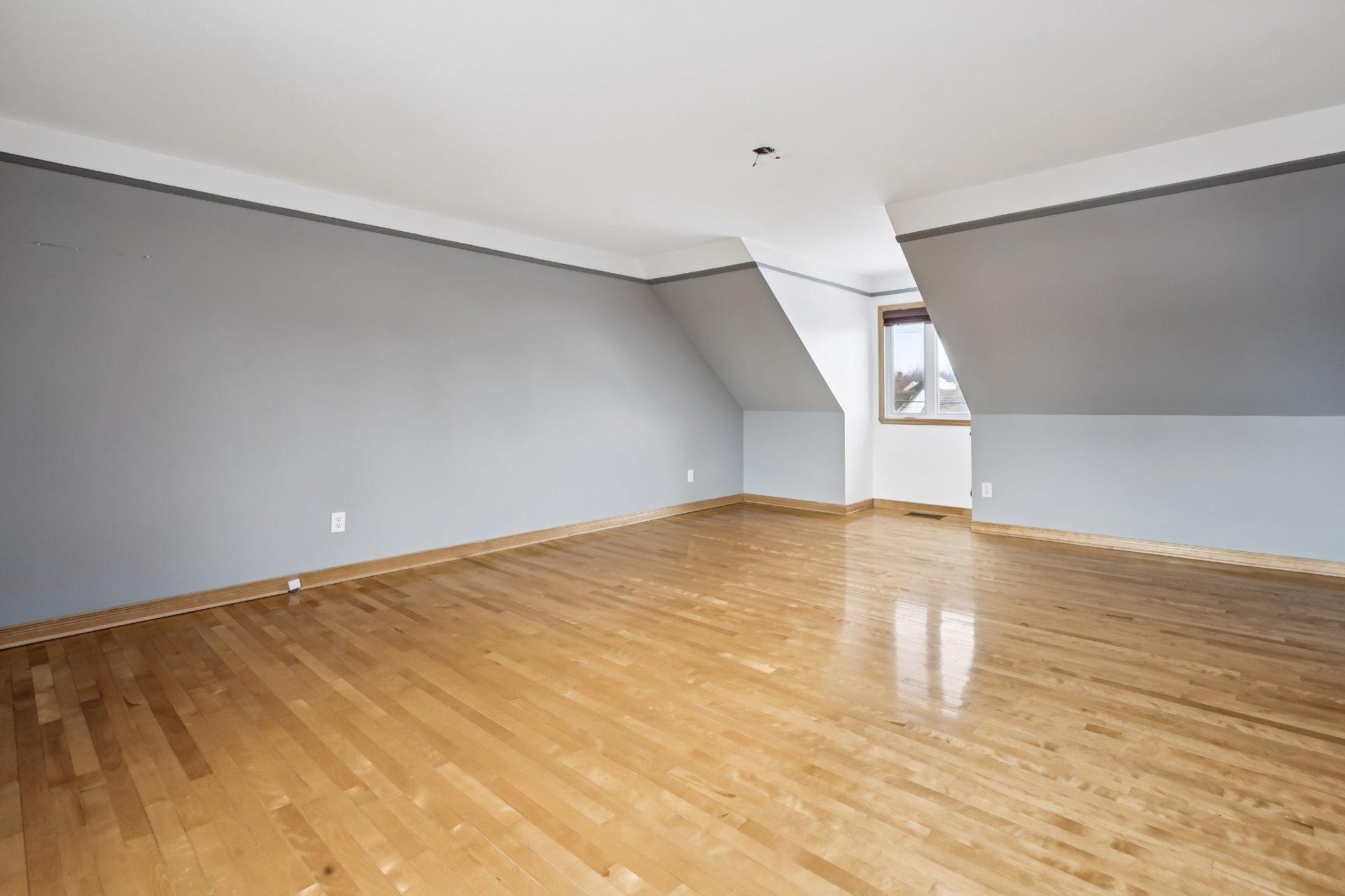 









170


Rue Mailloux

,
Saint-Jean-sur-Richelieu,




QC
J2W1P1

