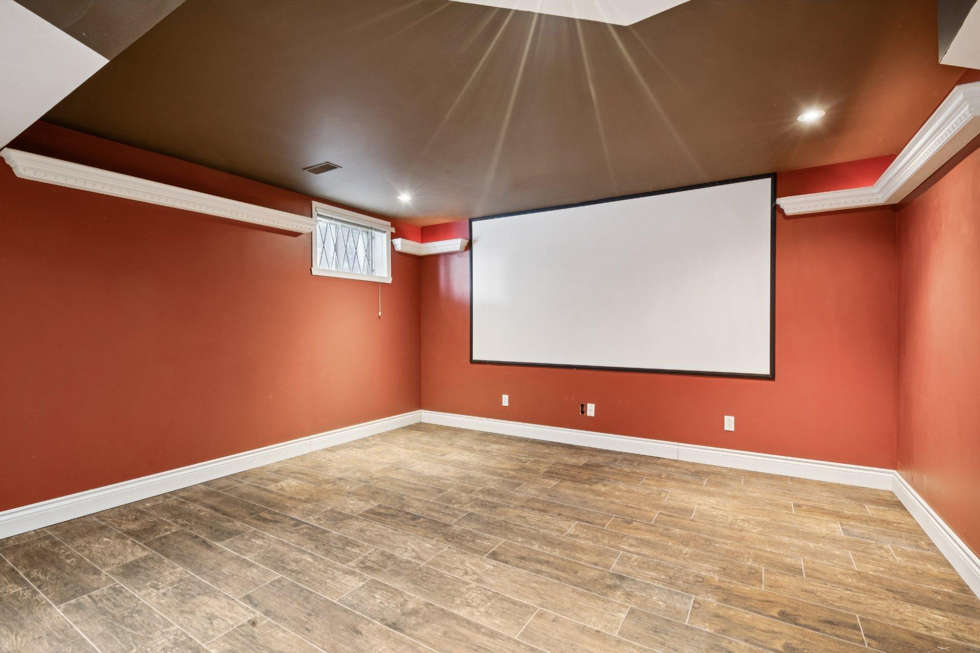 









170


Rue Mailloux

,
Saint-Jean-sur-Richelieu,




QC
J2W1P1

