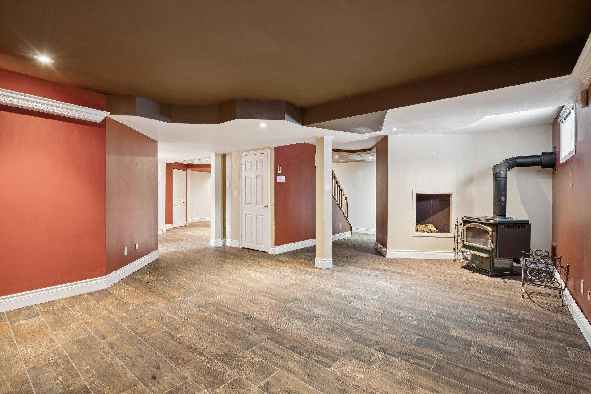 









170


Rue Mailloux

,
Saint-Jean-sur-Richelieu,




QC
J2W1P1

