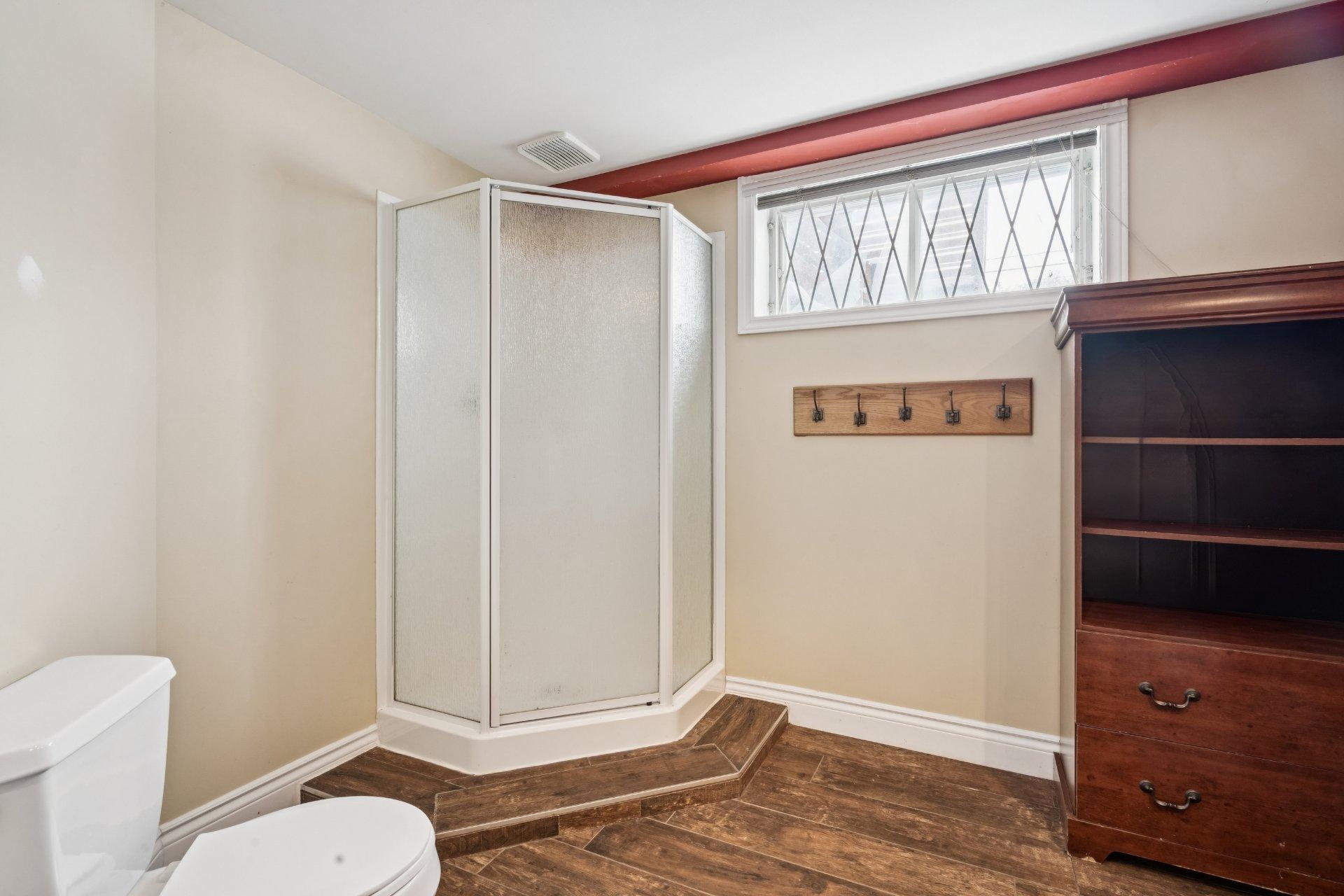 









170


Rue Mailloux

,
Saint-Jean-sur-Richelieu,




QC
J2W1P1

