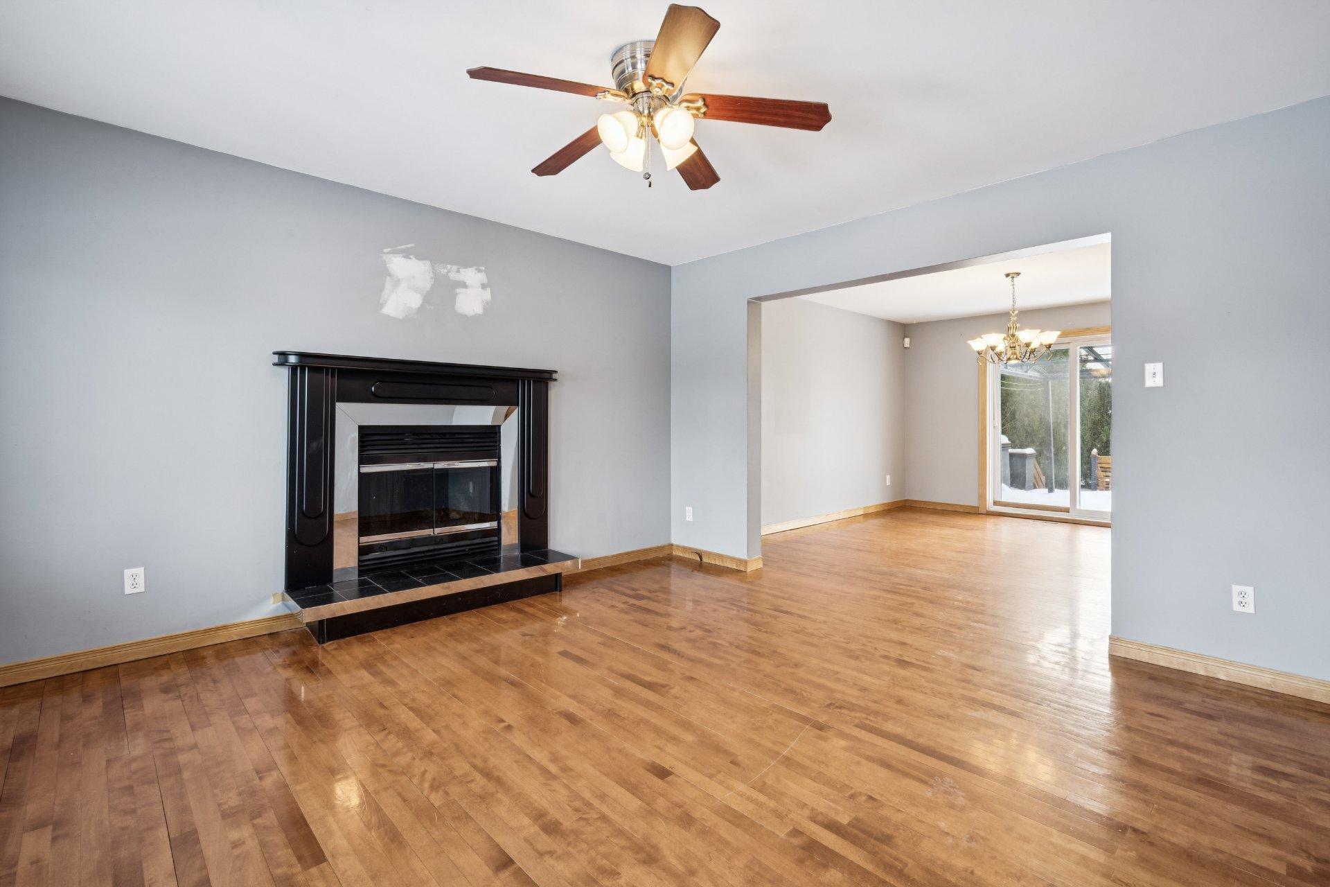 









170


Rue Mailloux

,
Saint-Jean-sur-Richelieu,




QC
J2W1P1

