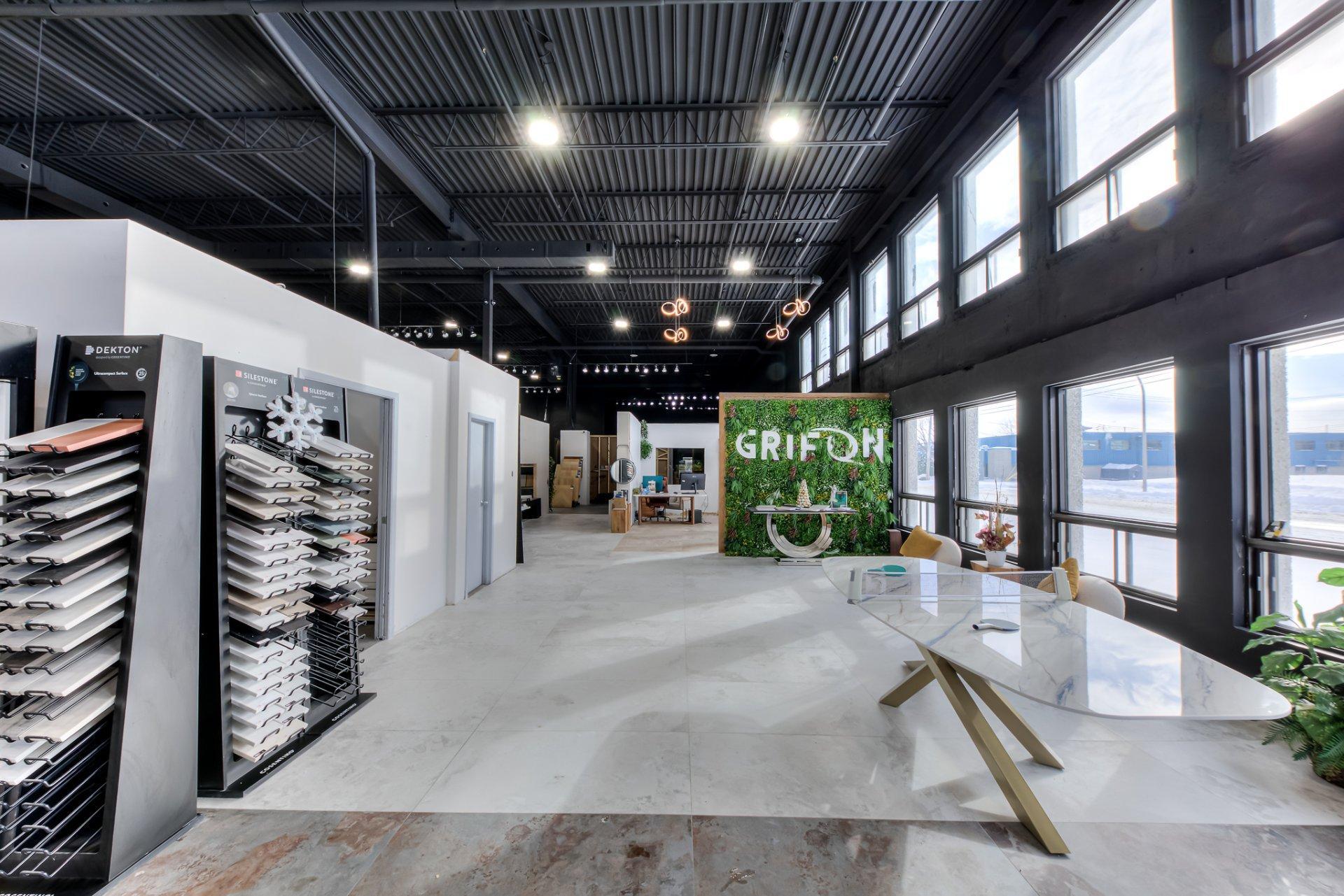 









2473


Rue Guénette

,
Montréal (Saint-Laurent),




QC
H4R2E9

