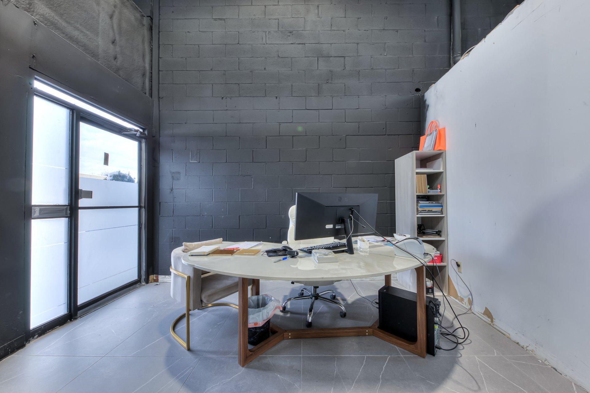 









2473


Rue Guénette

,
Montréal (Saint-Laurent),




QC
H4R2E9

