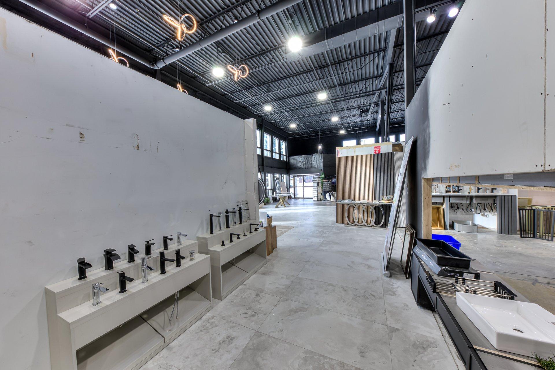 









2473


Rue Guénette

,
Montréal (Saint-Laurent),




QC
H4R2E9

