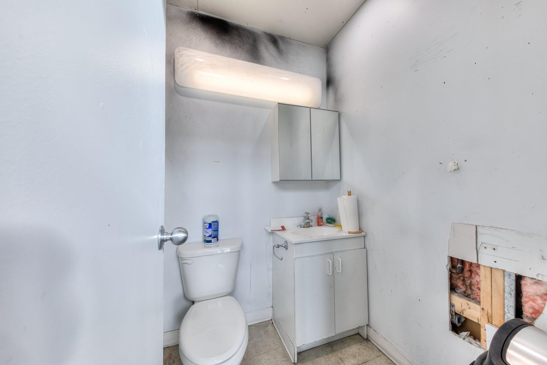 









2473


Rue Guénette

,
Montréal (Saint-Laurent),




QC
H4R2E9

