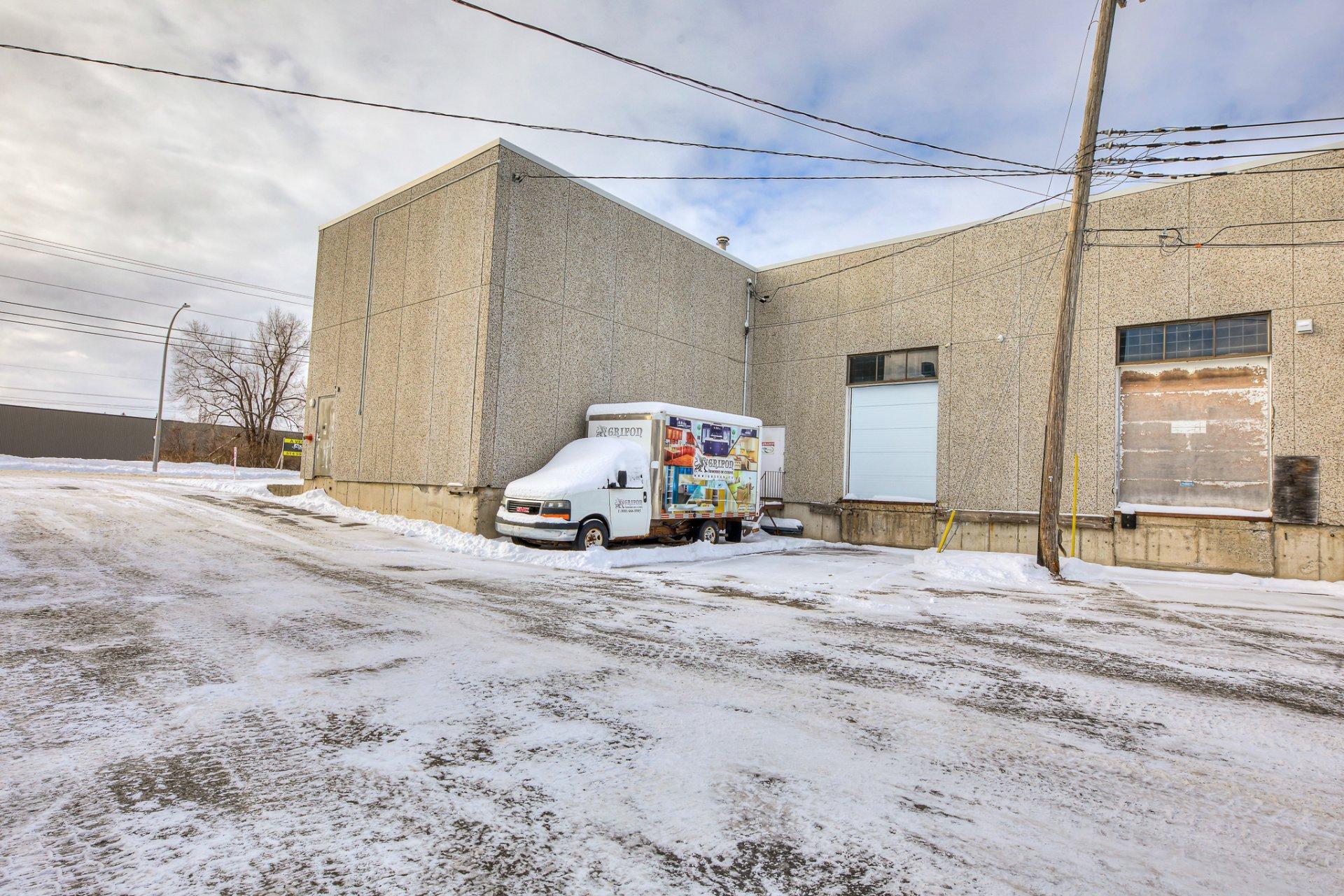 









2473


Rue Guénette

,
Montréal (Saint-Laurent),




QC
H4R2E9

