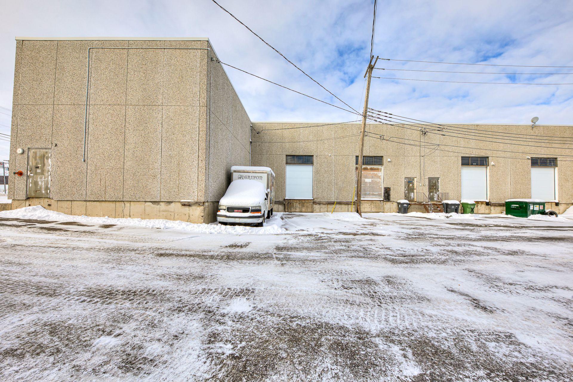 









2473


Rue Guénette

,
Montréal (Saint-Laurent),




QC
H4R2E9

