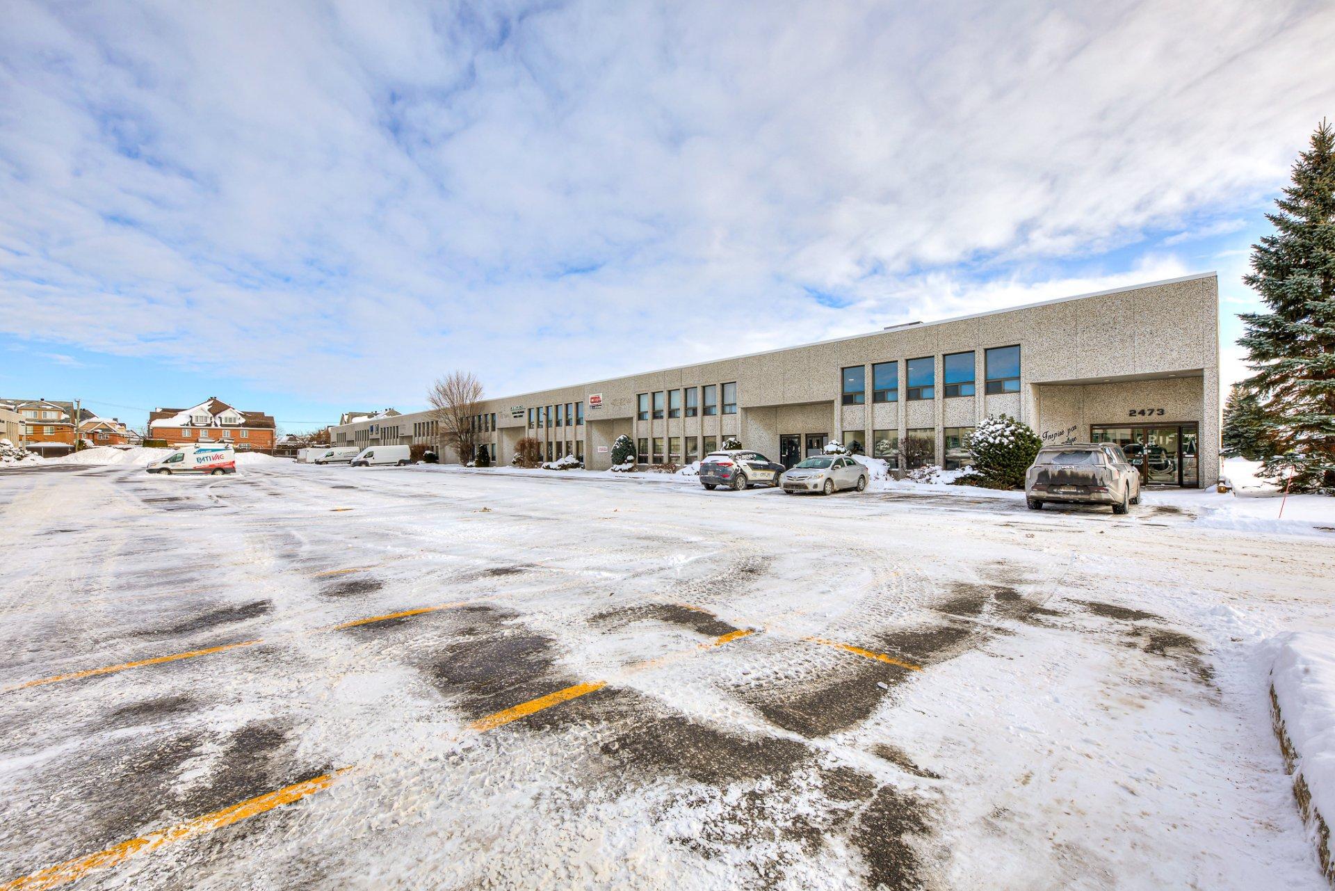 









2473


Rue Guénette

,
Montréal (Saint-Laurent),




QC
H4R2E9

