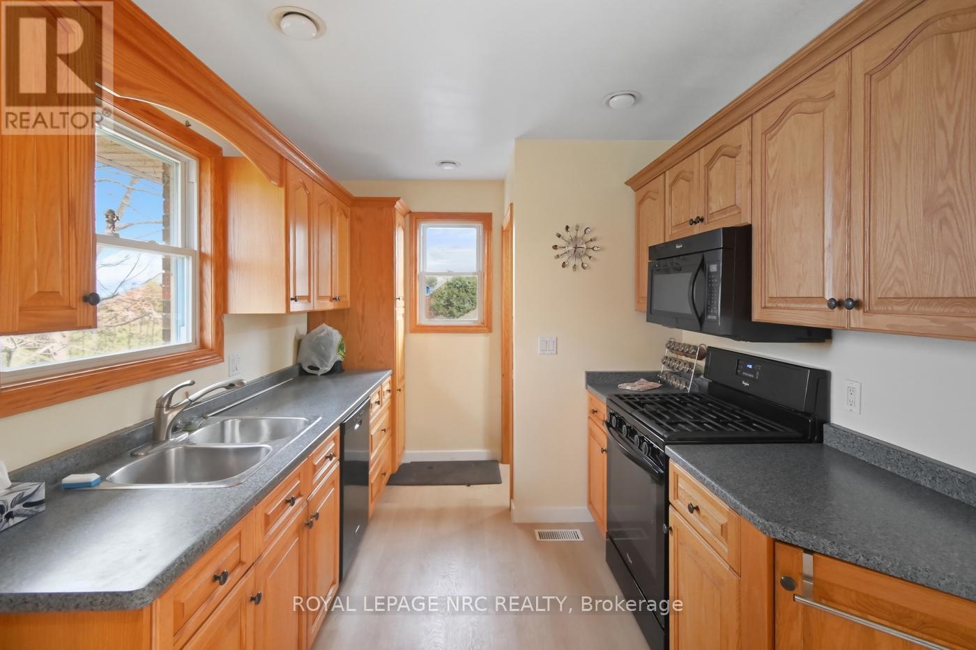 












11572 HWY 3 HIGHWAY

,
Wainfleet (Marshville/Winger),




Ontario
L0S1V0

