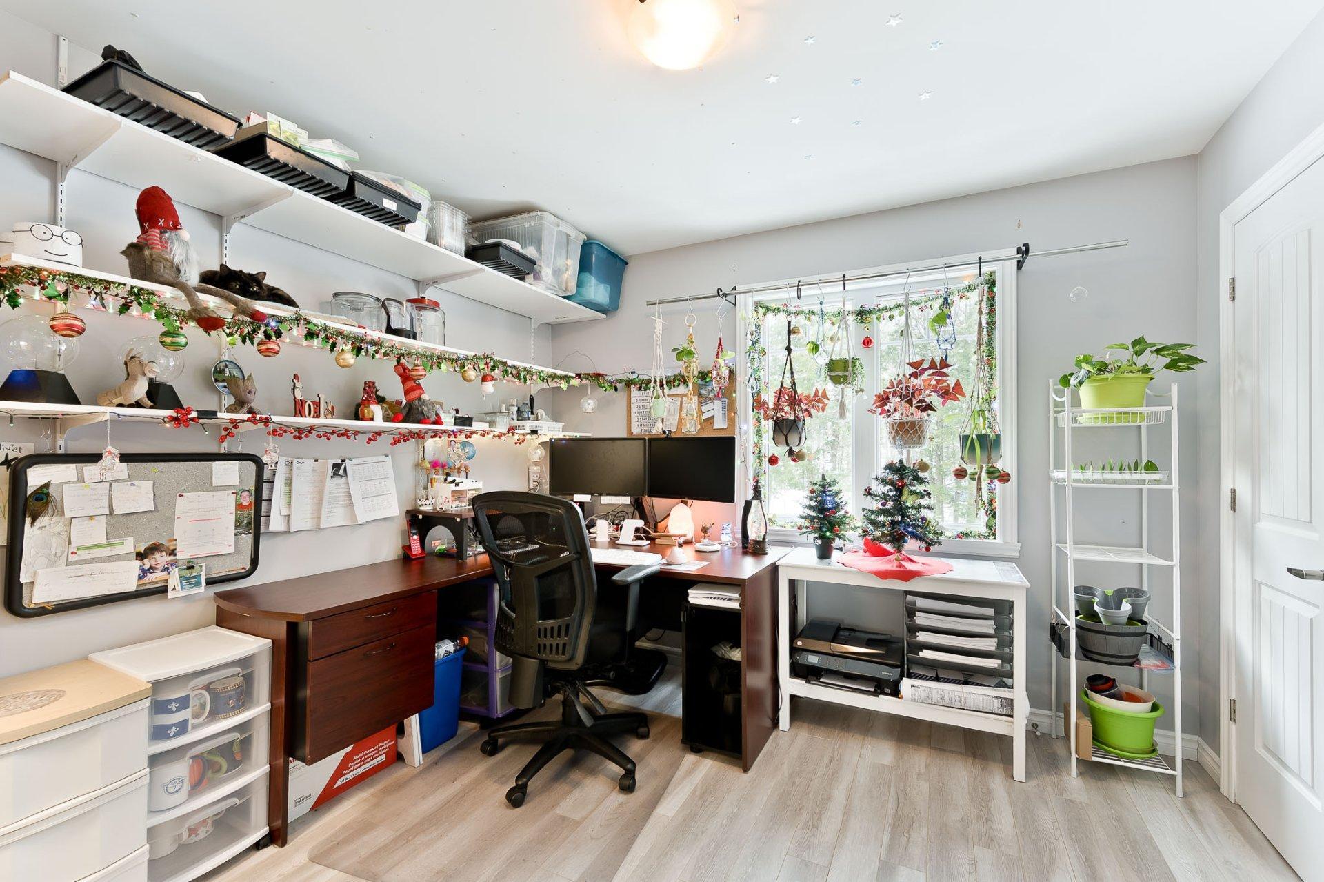 









168


Rue des Érables

,
Eastman,




QC
J0B1P0

