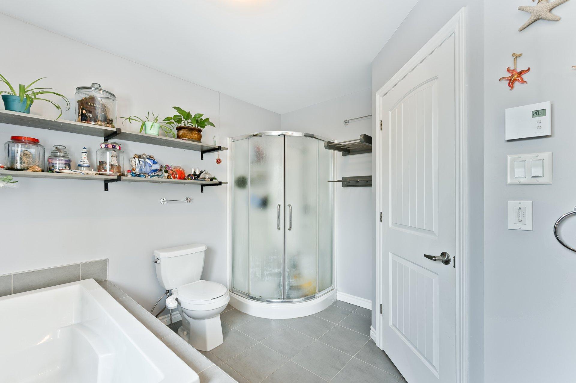 









168


Rue des Érables

,
Eastman,




QC
J0B1P0

