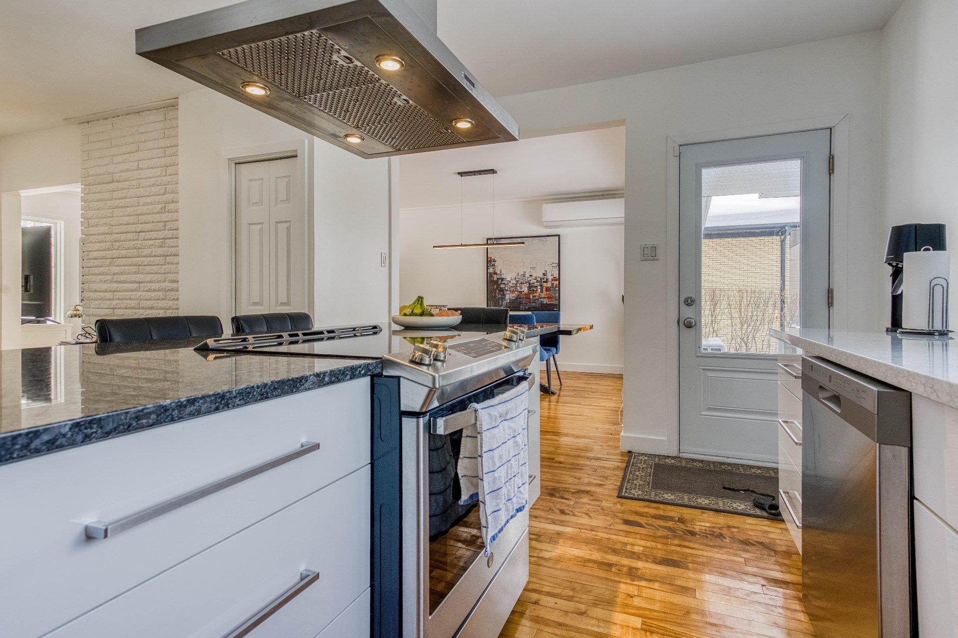 









114


Rue du Docteur-Fauteux

,
Shawinigan,




QC
G9P0J2

