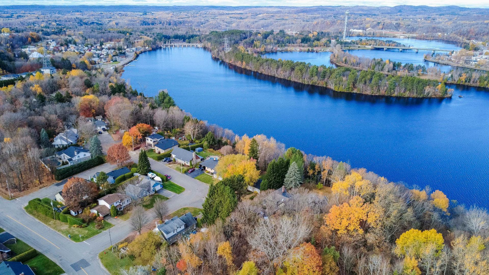 









114


Rue du Docteur-Fauteux

,
Shawinigan,




QC
G9P0J2

