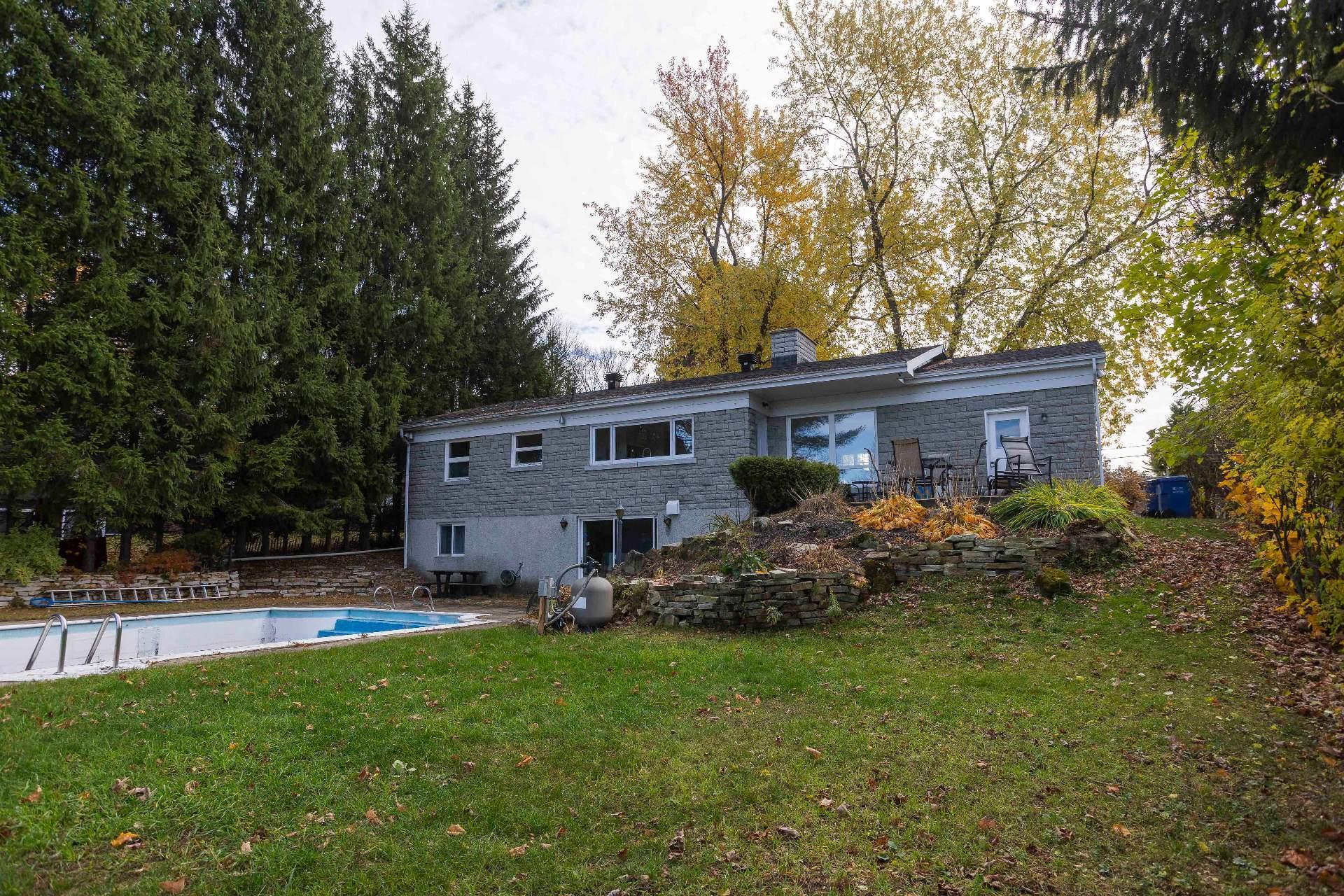 









114


Rue du Docteur-Fauteux

,
Shawinigan,




QC
G9P0J2

