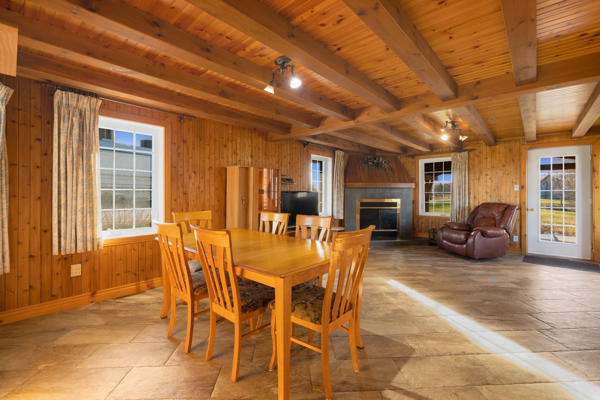 









2100


Ch. Yamaska

,
Farnham,




QC
J2N0S8

