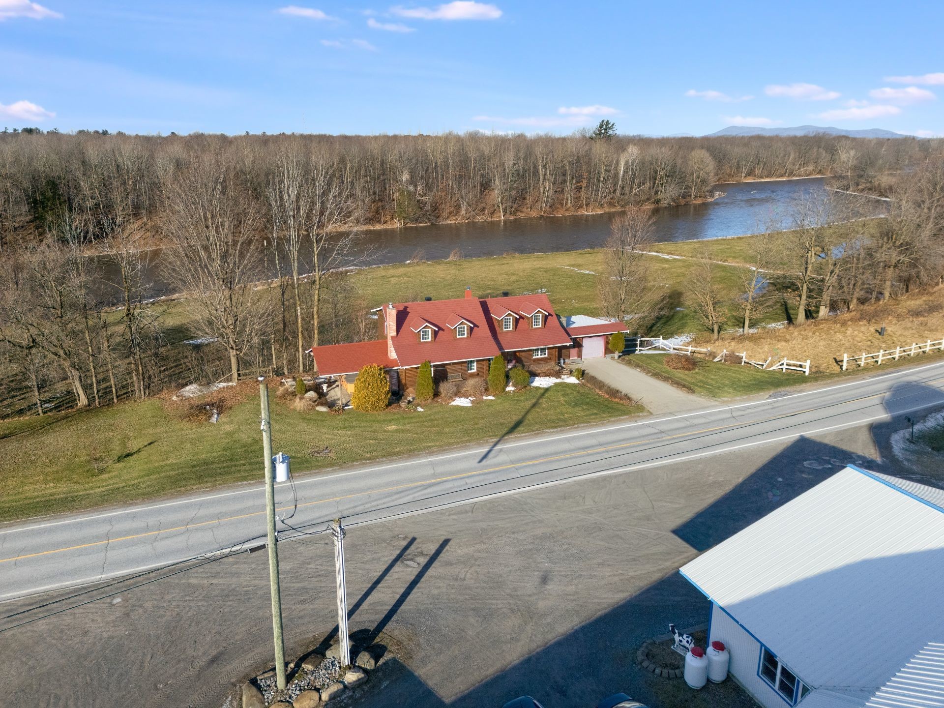 









2100


Ch. Yamaska

,
Farnham,




QC
J2N0S8

