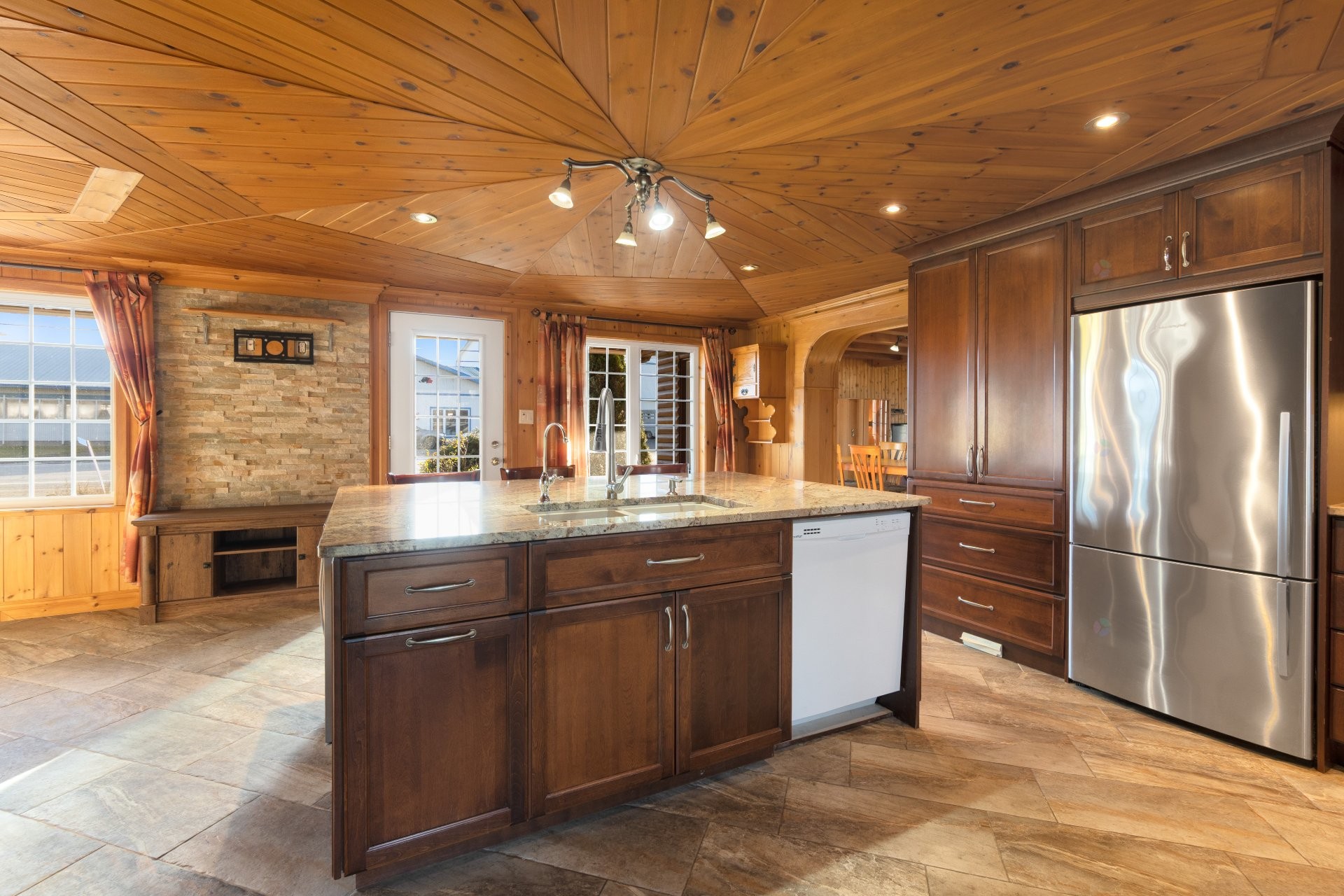 









2100


Ch. Yamaska

,
Farnham,




QC
J2N0S8

