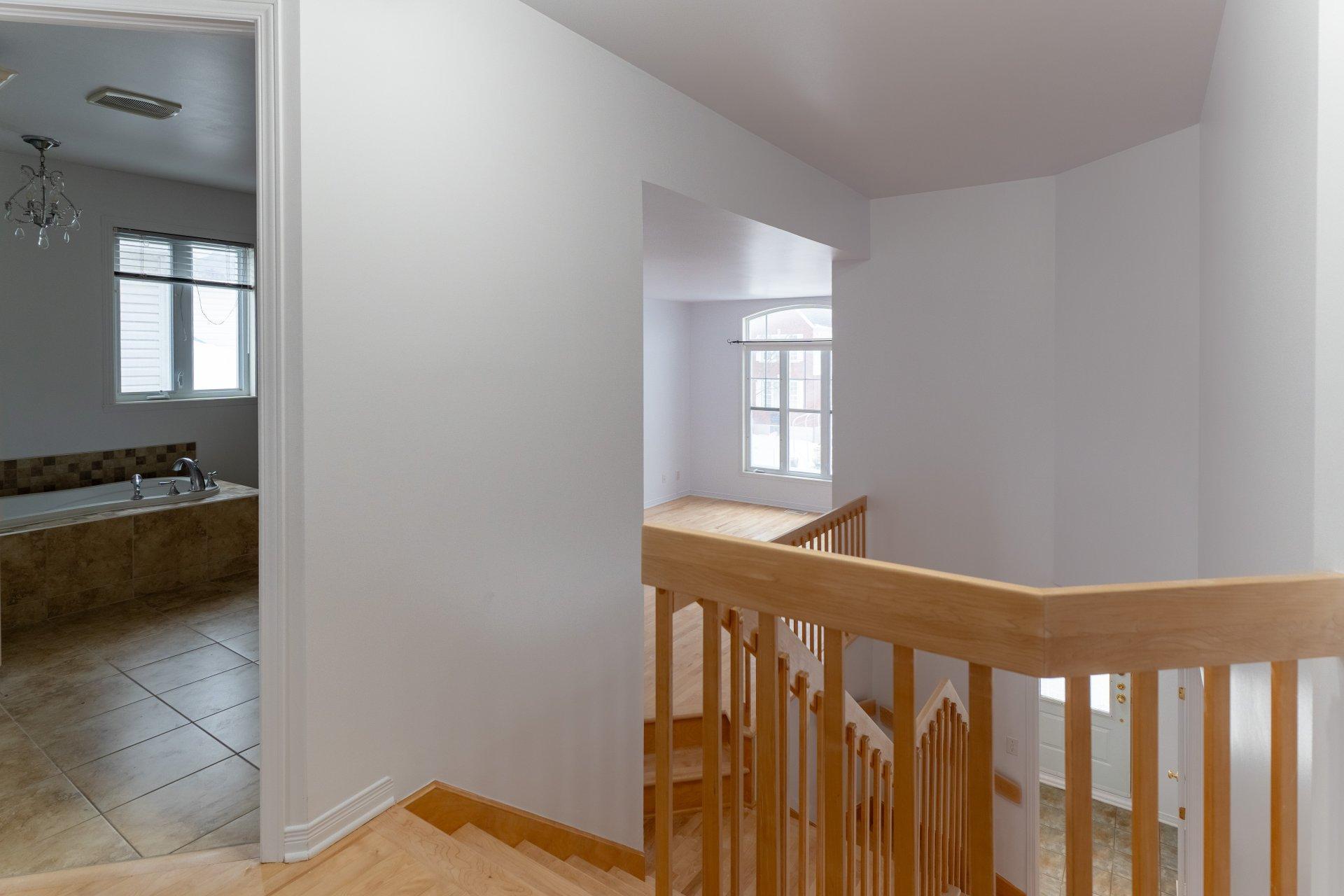 









6263


Rue des Mimosas

,
Longueuil (Saint-Hubert),




QC
J3Z1J5

