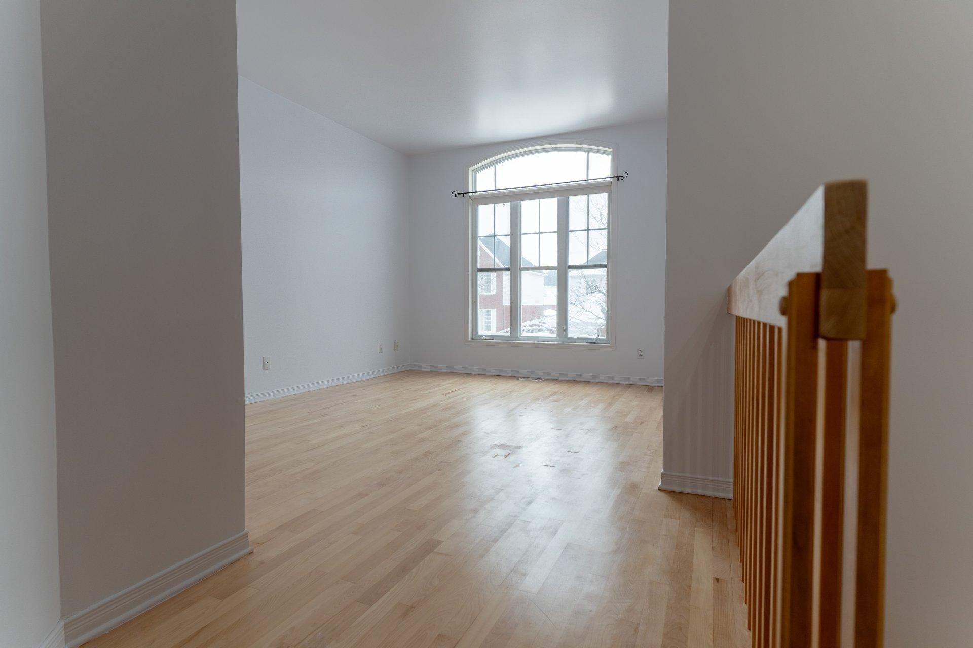 









6263


Rue des Mimosas

,
Longueuil (Saint-Hubert),




QC
J3Z1J5

